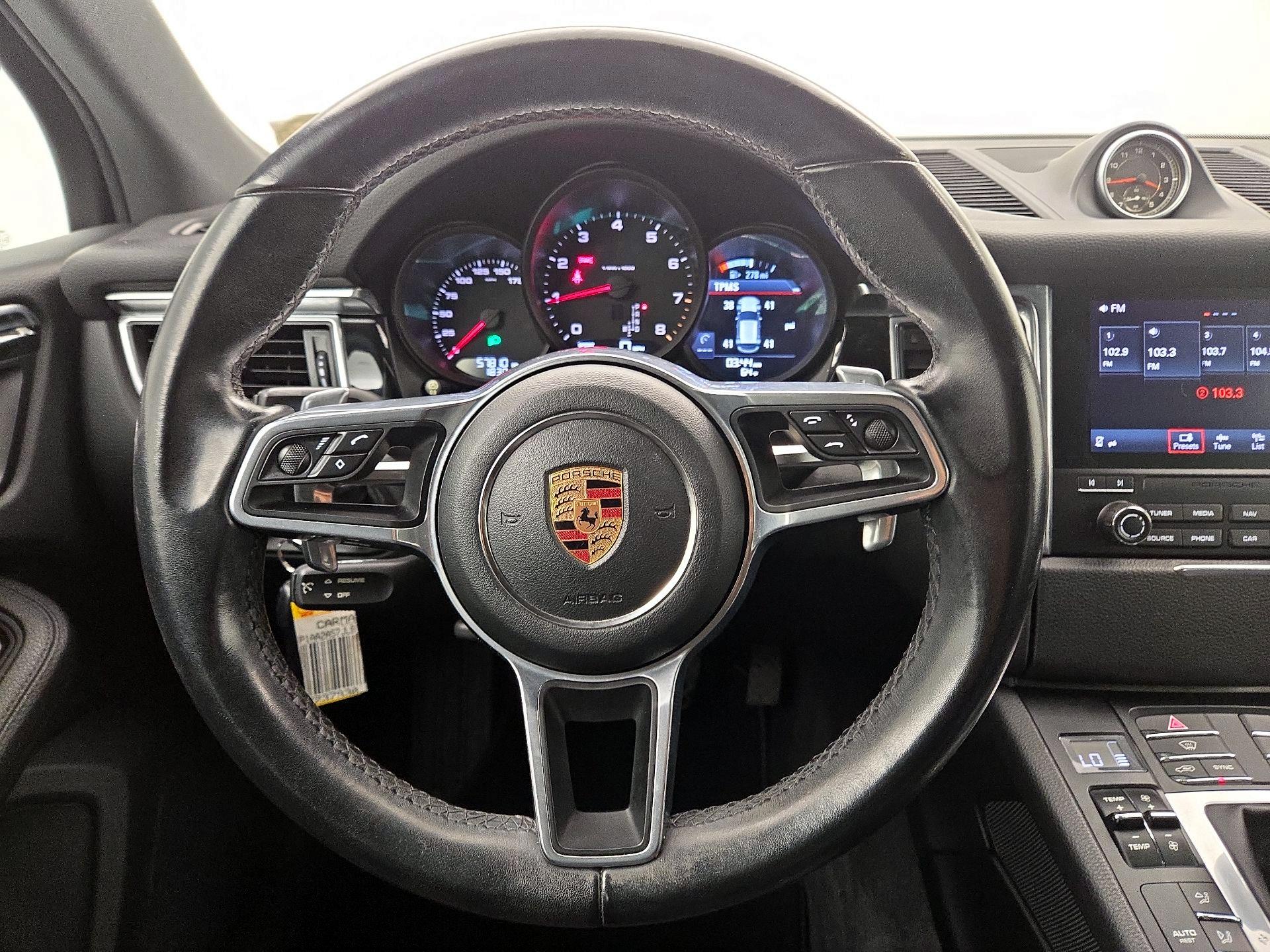 Thumbnail: 2018 Porsche Macan - 10