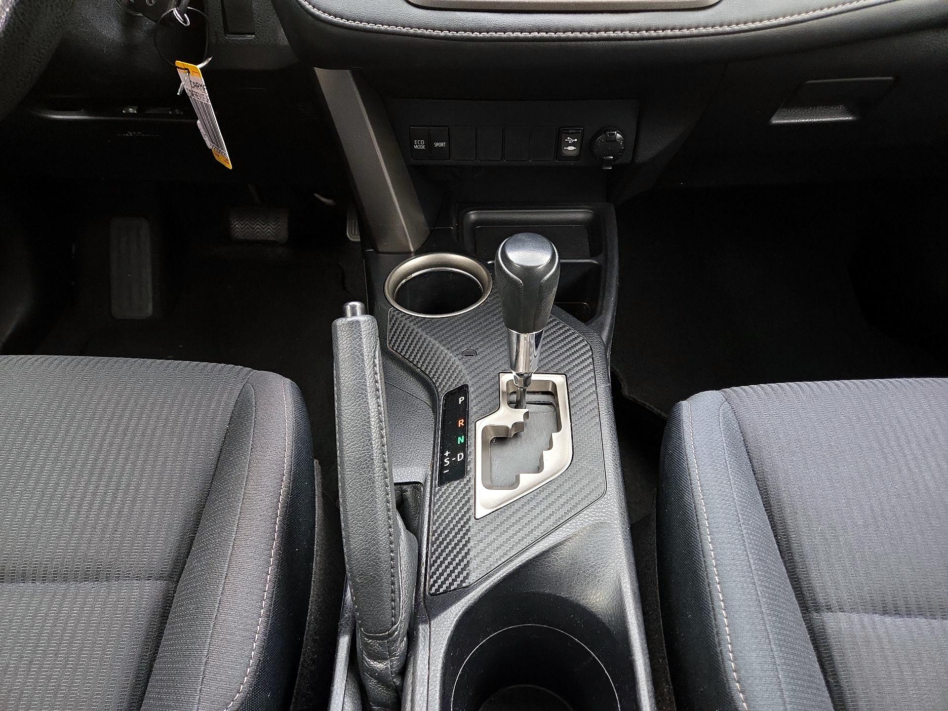 Thumbnail: 2015 Toyota RAV4 - 17