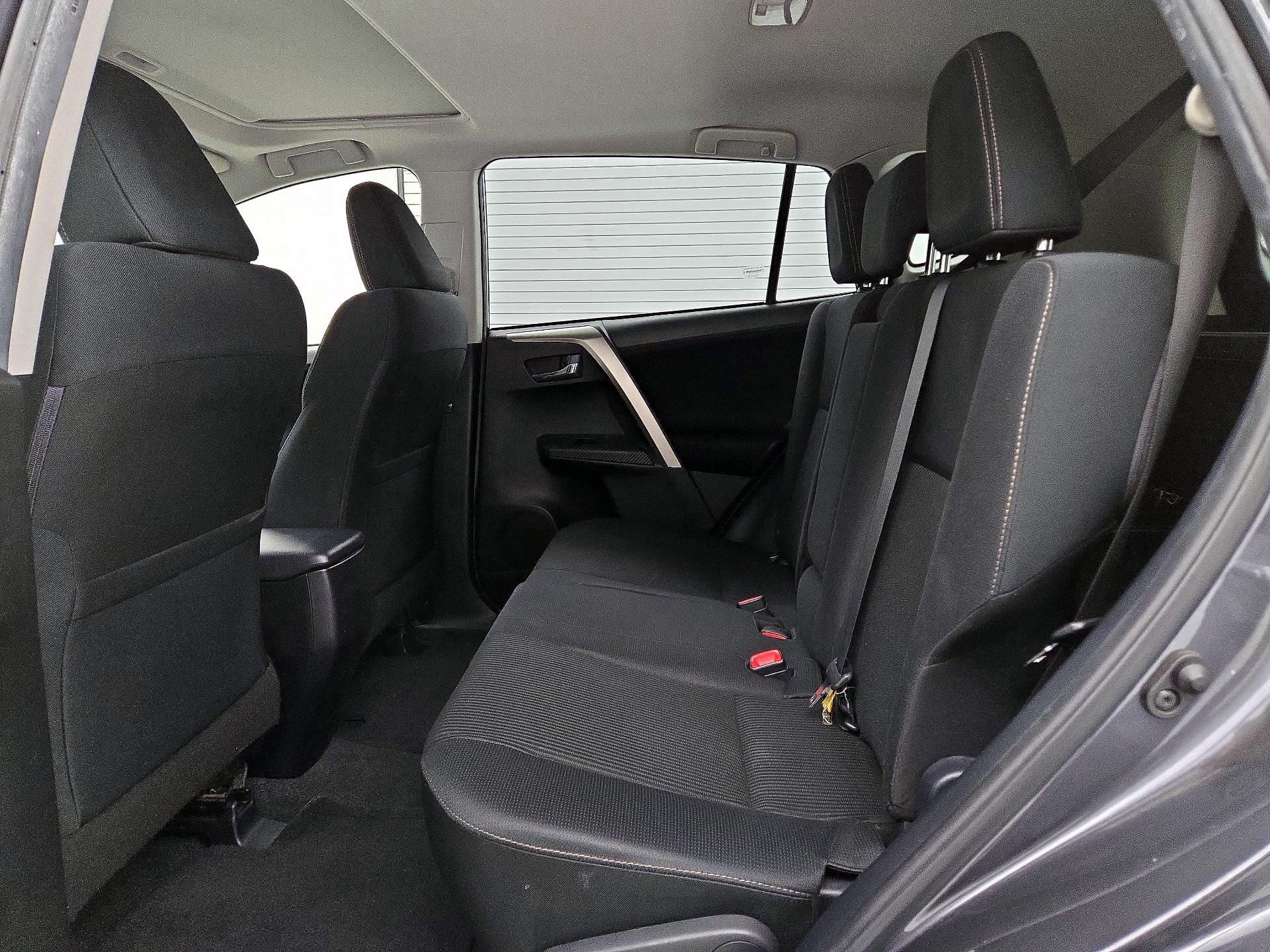 Thumbnail: 2015 Toyota RAV4 - 19
