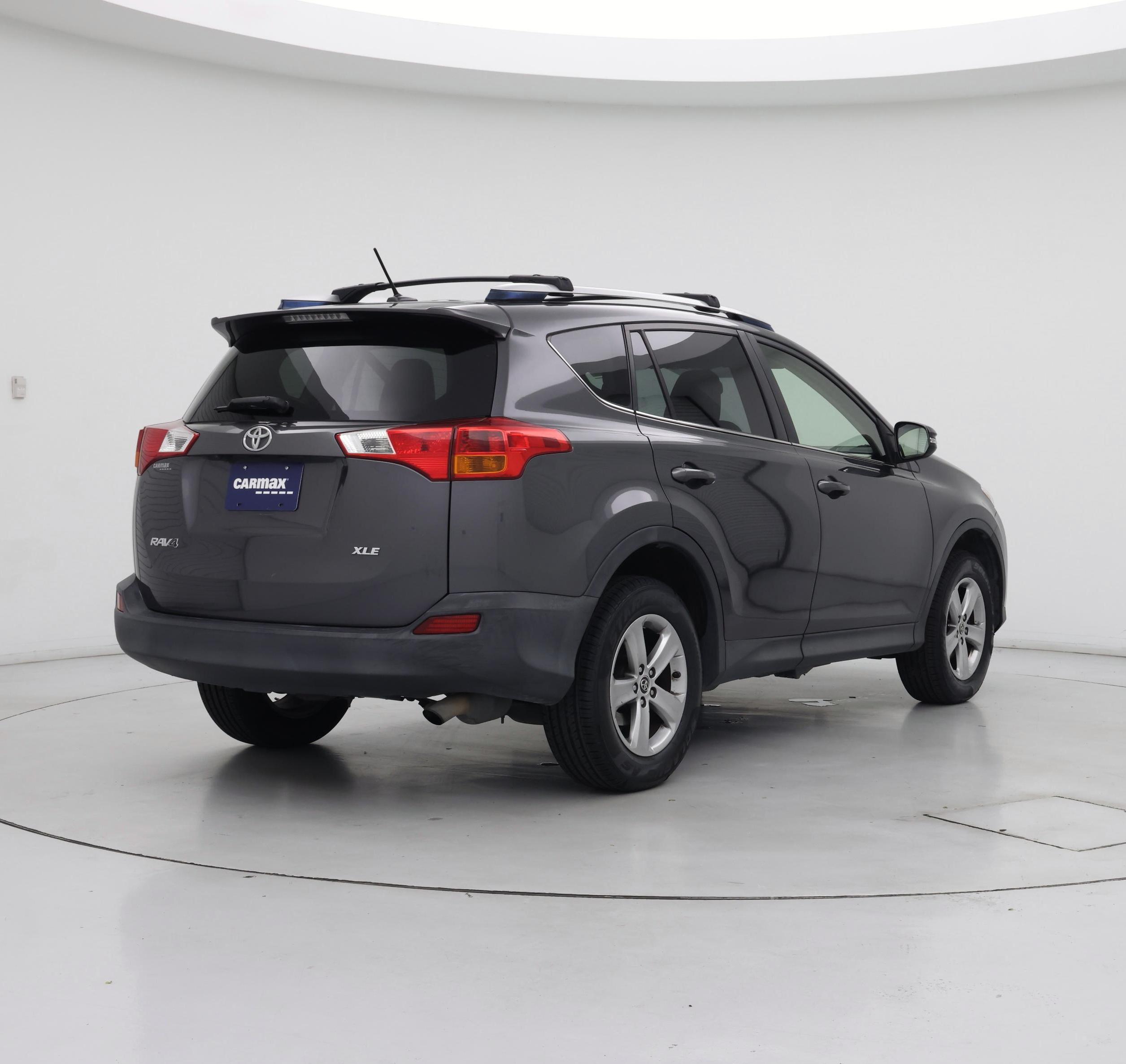 Thumbnail: 2015 Toyota RAV4 - 8