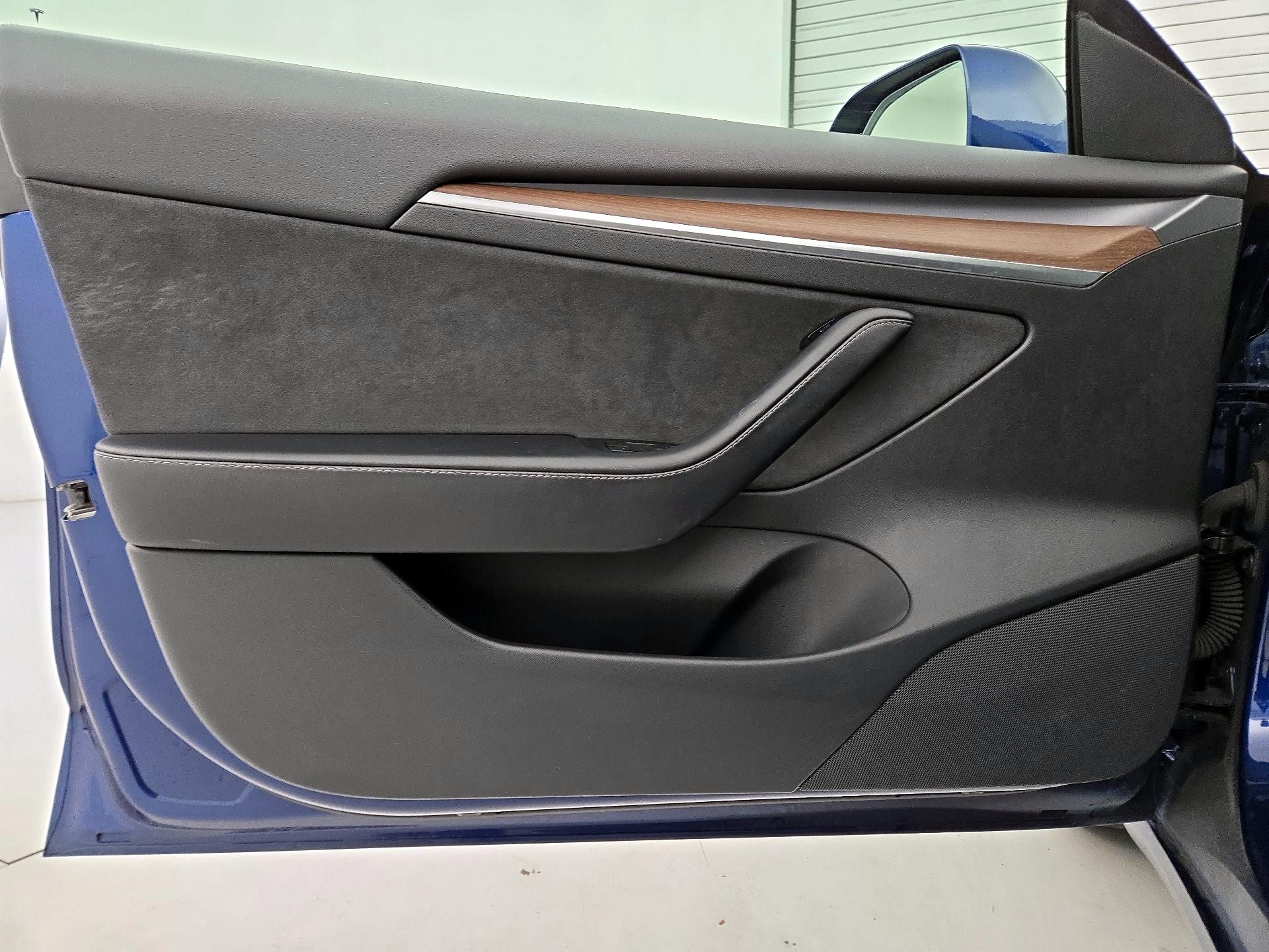 Thumbnail: 2022 Tesla Model 3 - 10