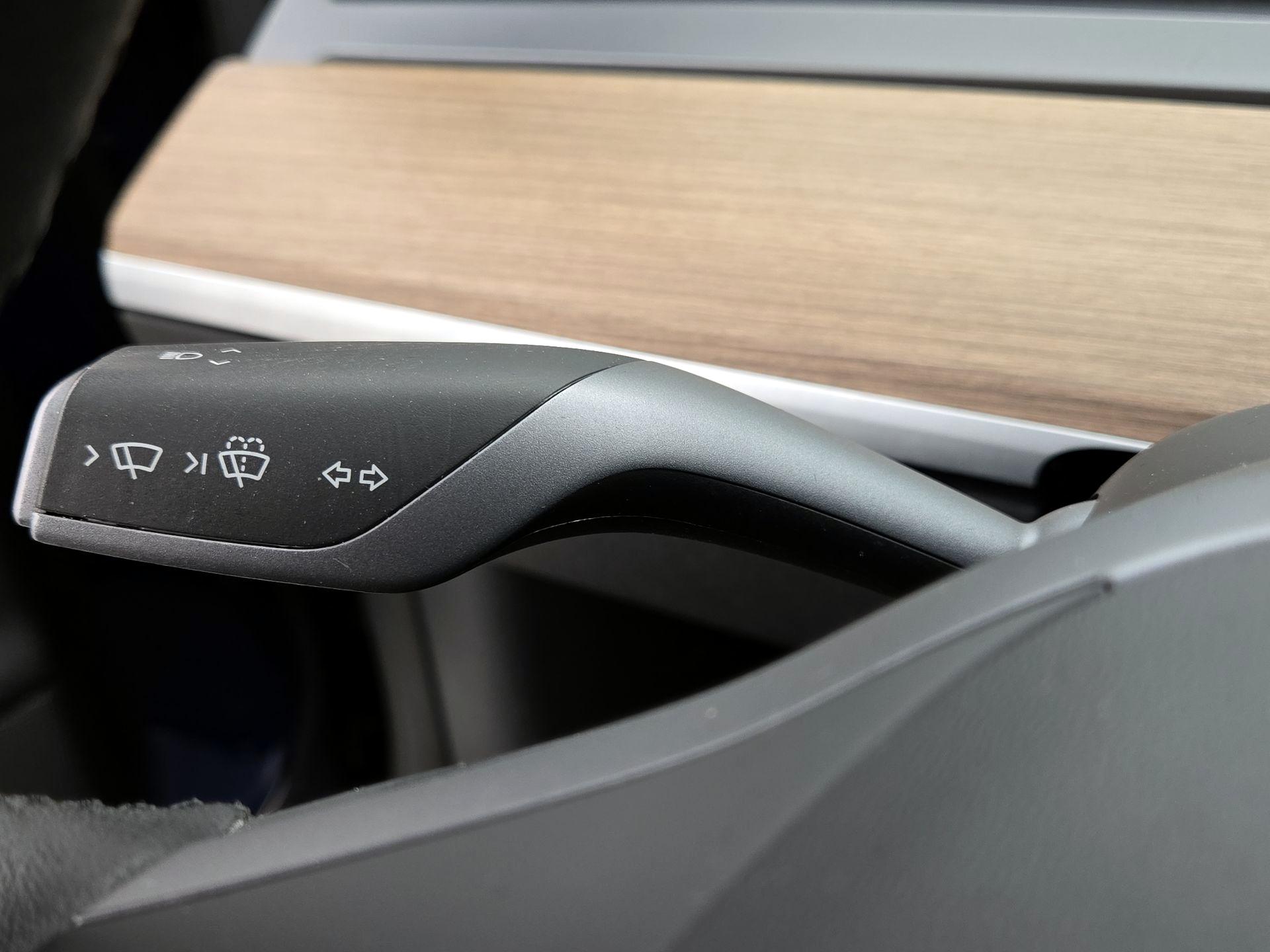 Thumbnail: 2022 Tesla Model 3 - 11