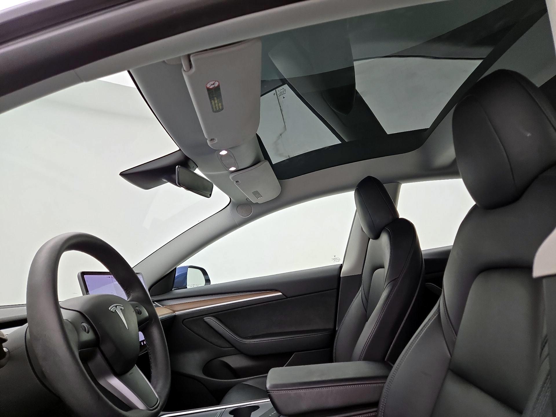 Thumbnail: 2022 Tesla Model 3 - 17