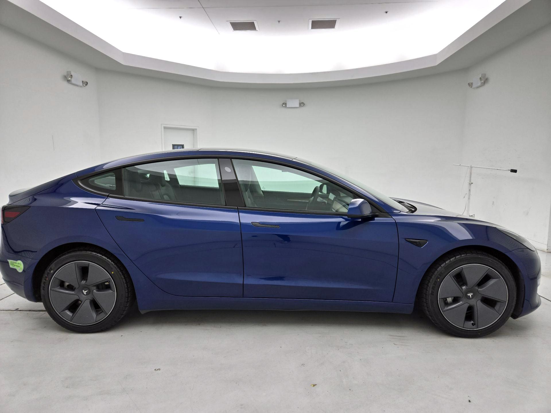 Thumbnail: 2022 Tesla Model 3 - 4