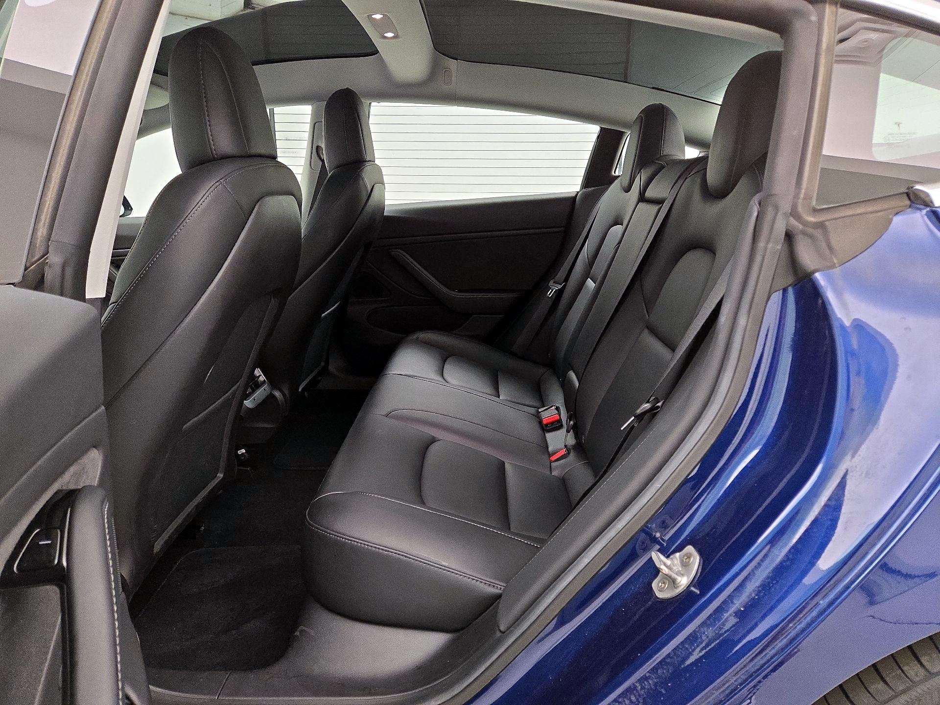 Thumbnail: 2019 Tesla Model 3 - 20