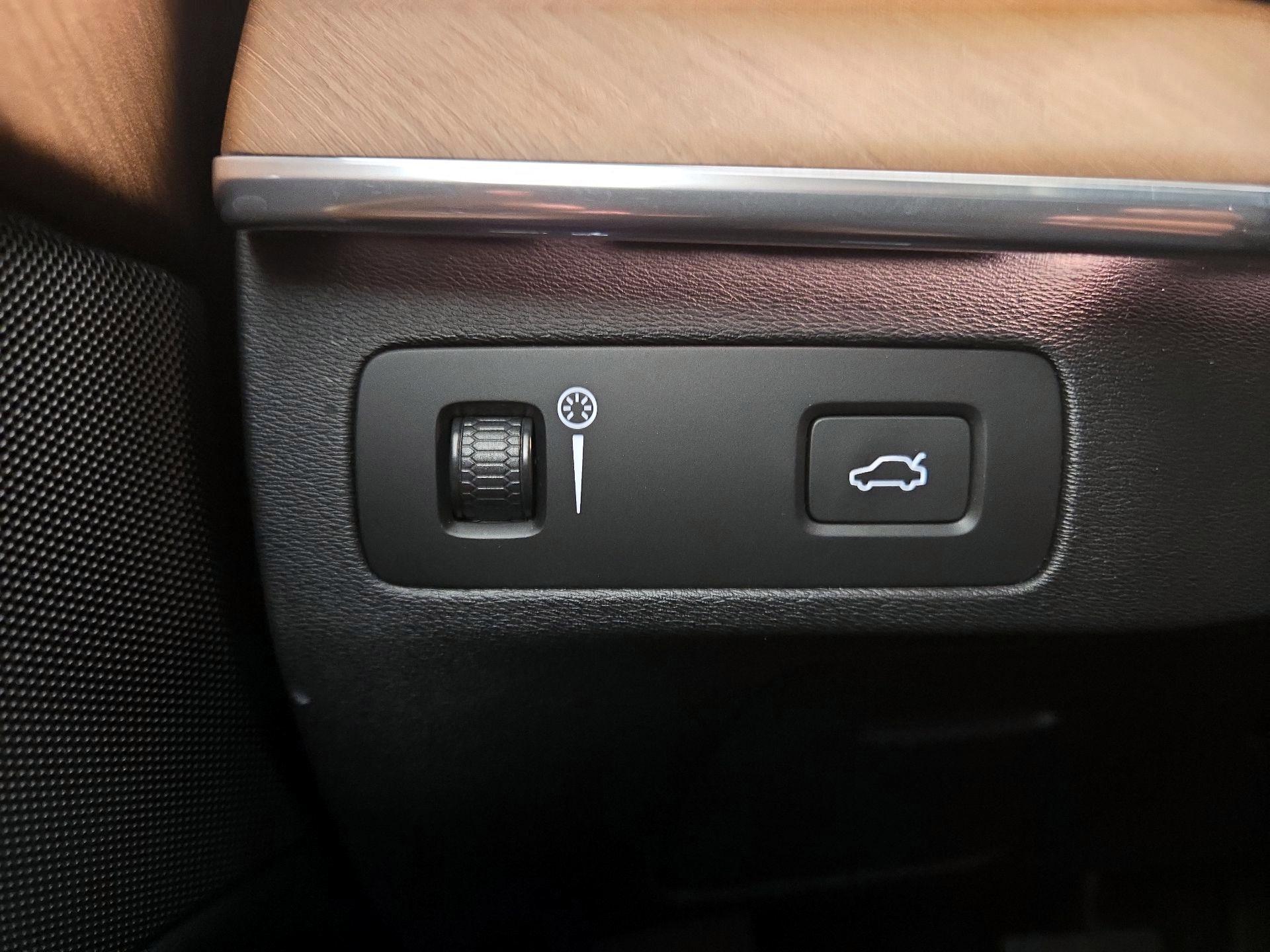 Thumbnail: 2019 Volvo XC90 - 11