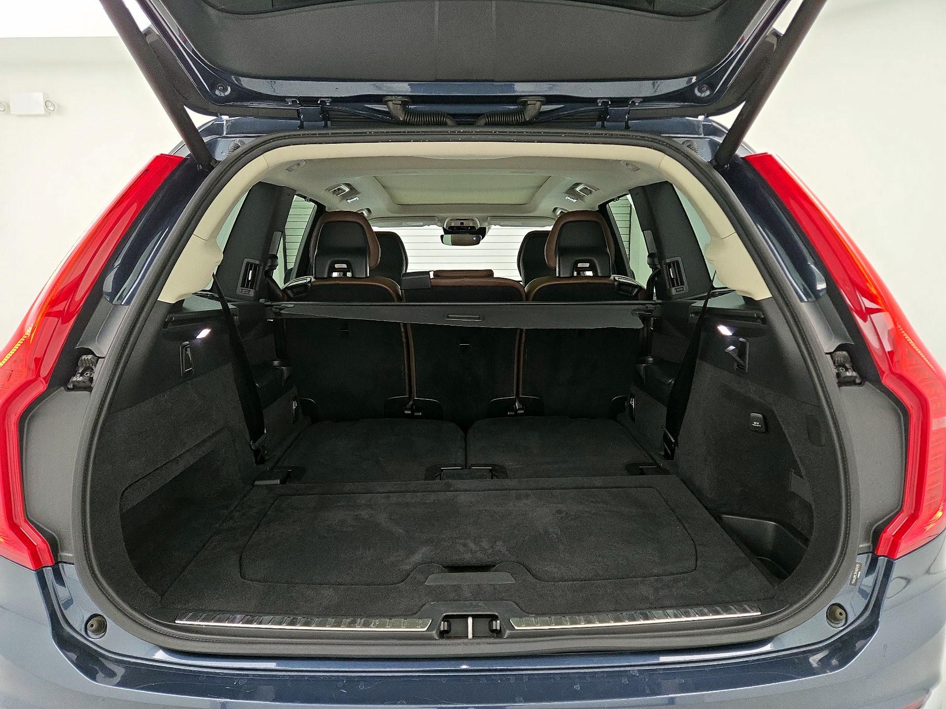 Thumbnail: 2019 Volvo XC90 - 19