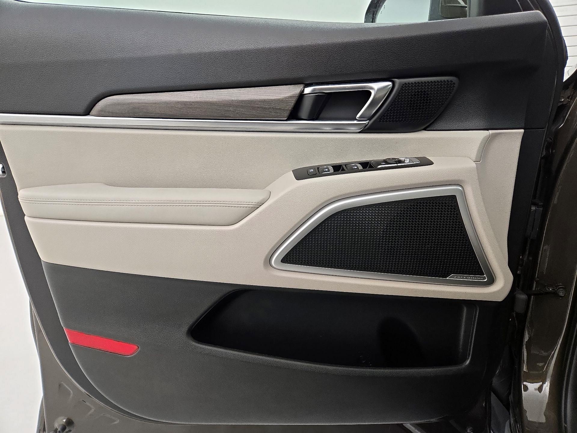 Thumbnail: 2021 Kia Telluride - 10