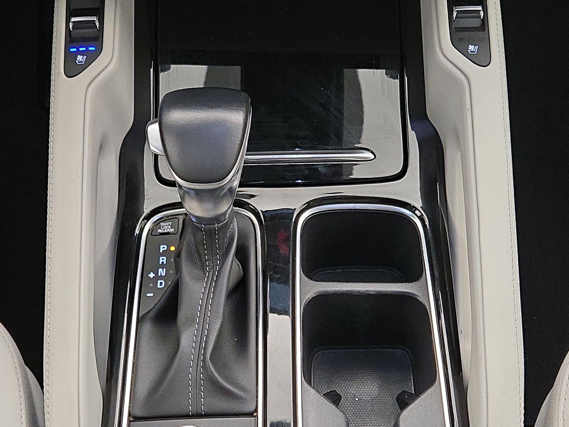 Thumbnail: 2021 Kia Telluride - 16