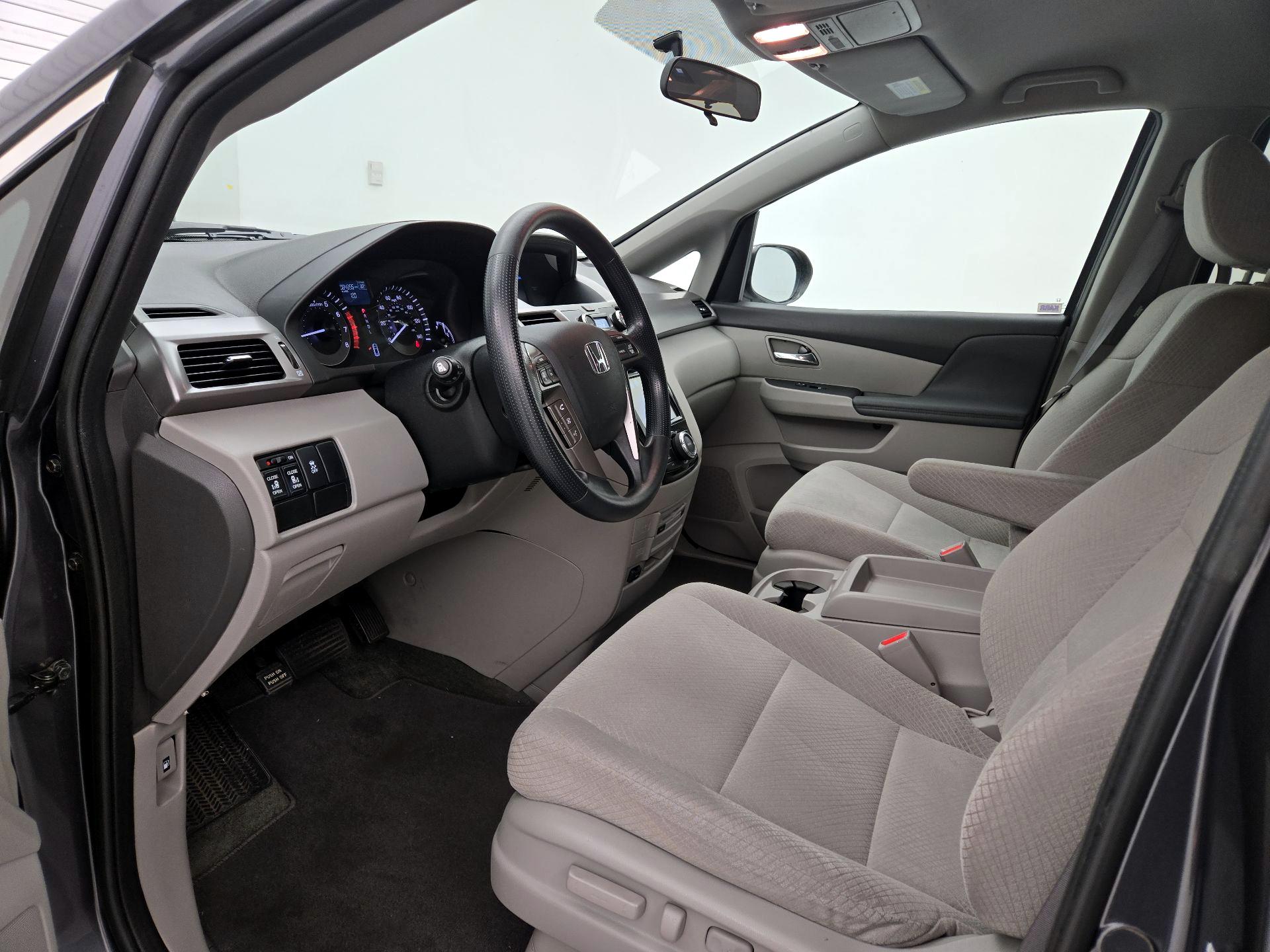 Thumbnail: 2016 Honda Odyssey - 9