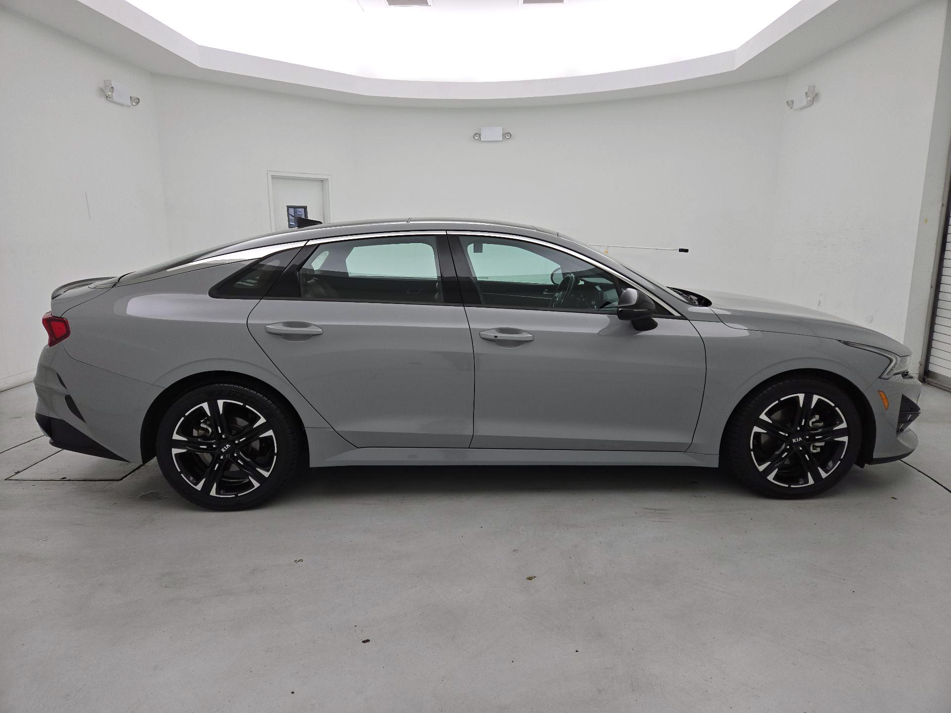 Thumbnail: 2021 Kia K5 - 4