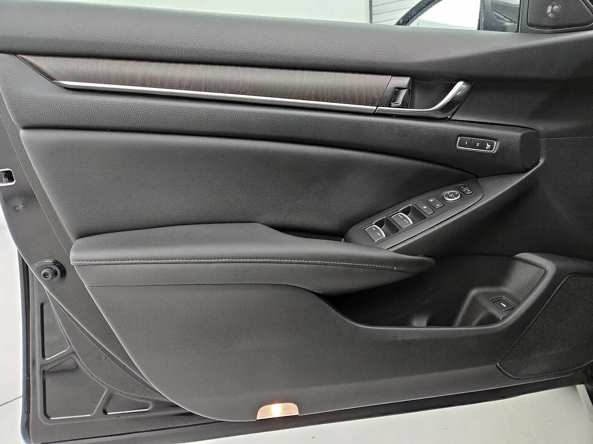Thumbnail: 2019 Honda Accord - 10