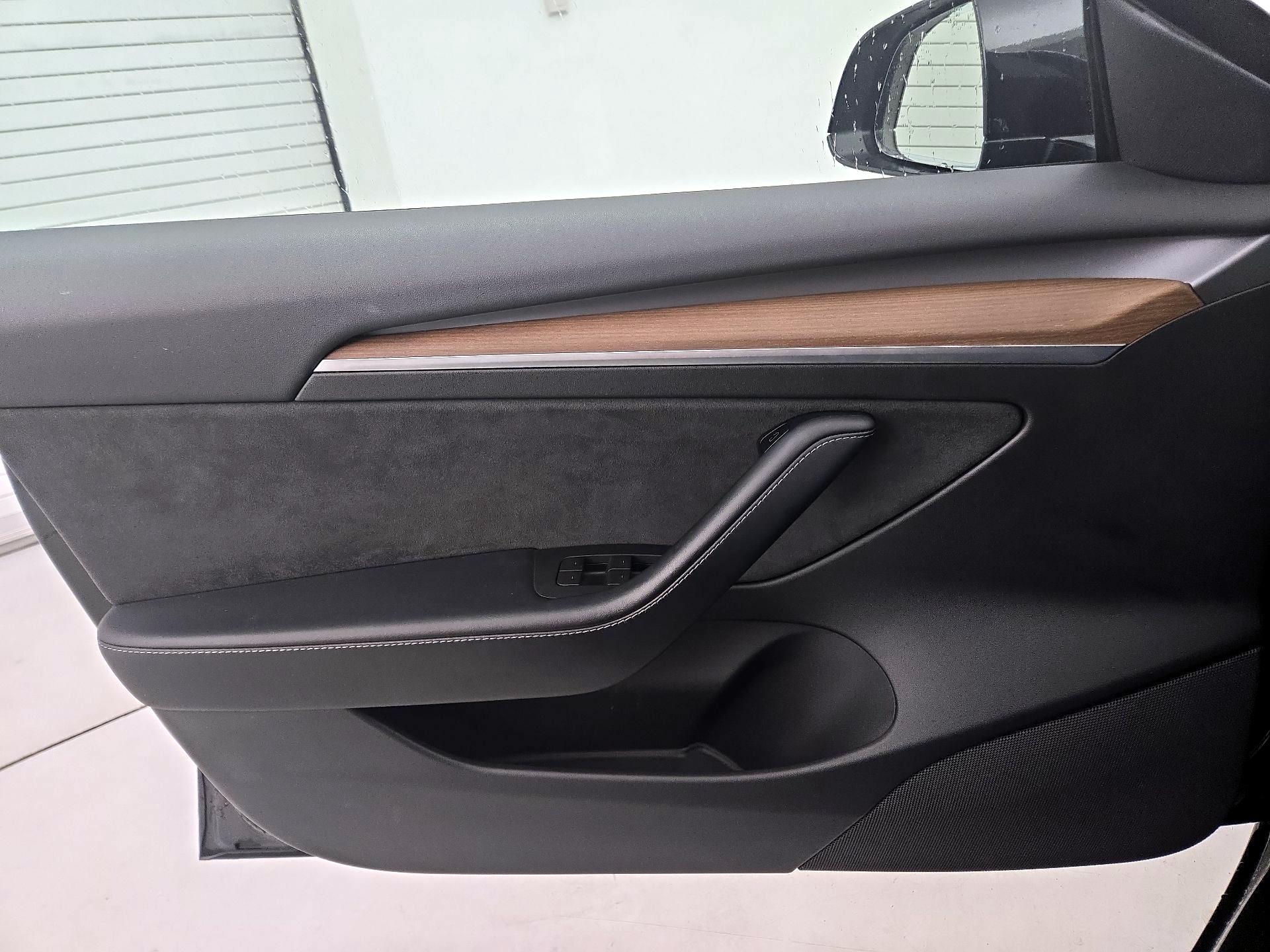 Thumbnail: 2022 Tesla Model 3 - 12