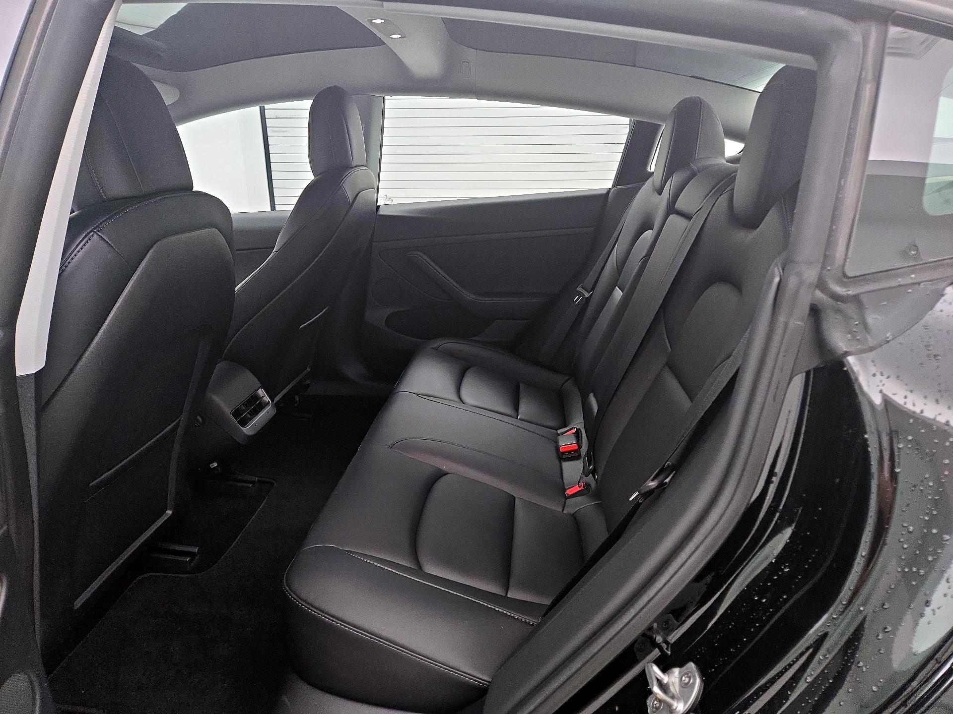 Thumbnail: 2022 Tesla Model 3 - 20