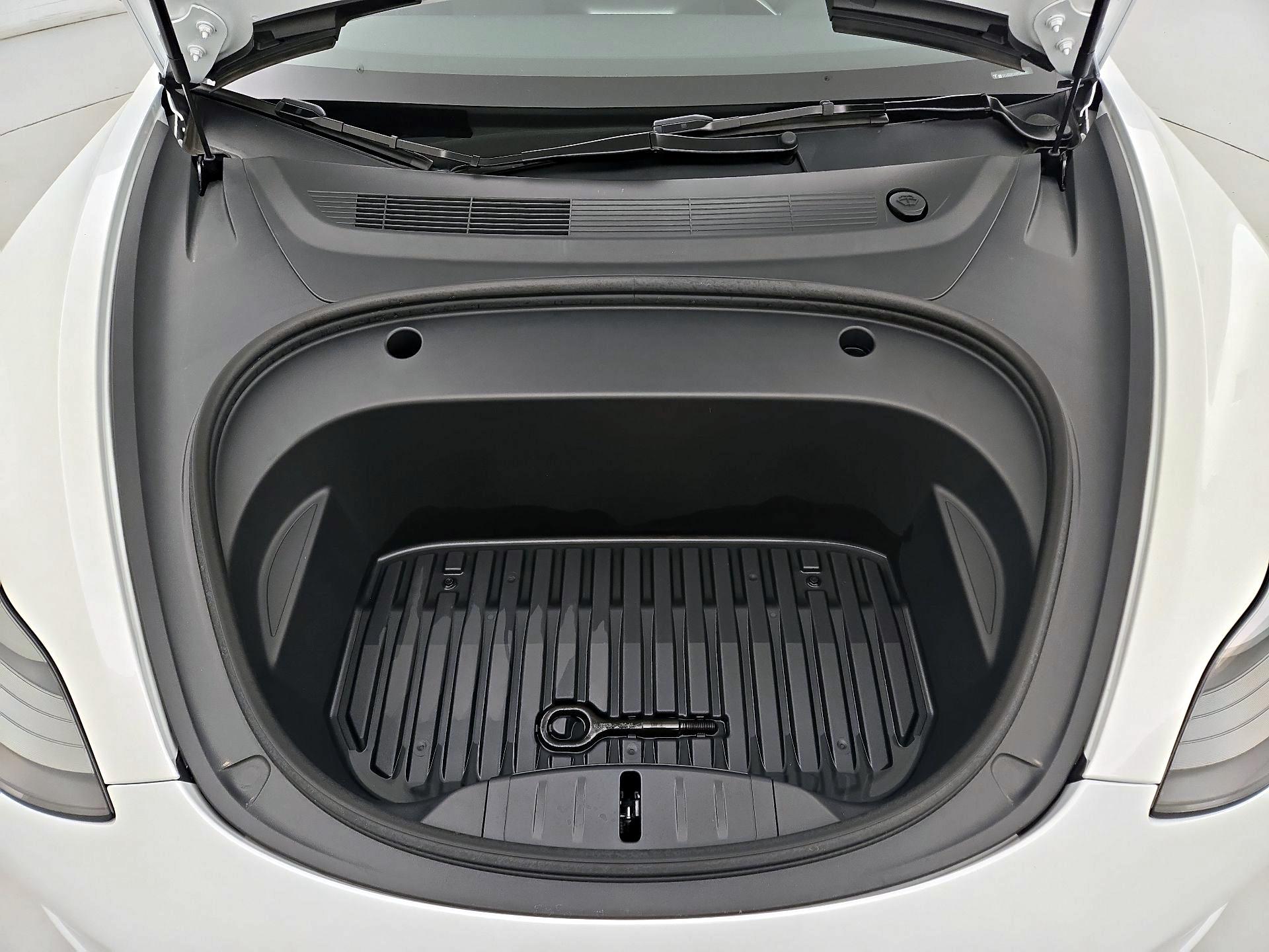 Thumbnail: 2023 Tesla Model 3 - 17