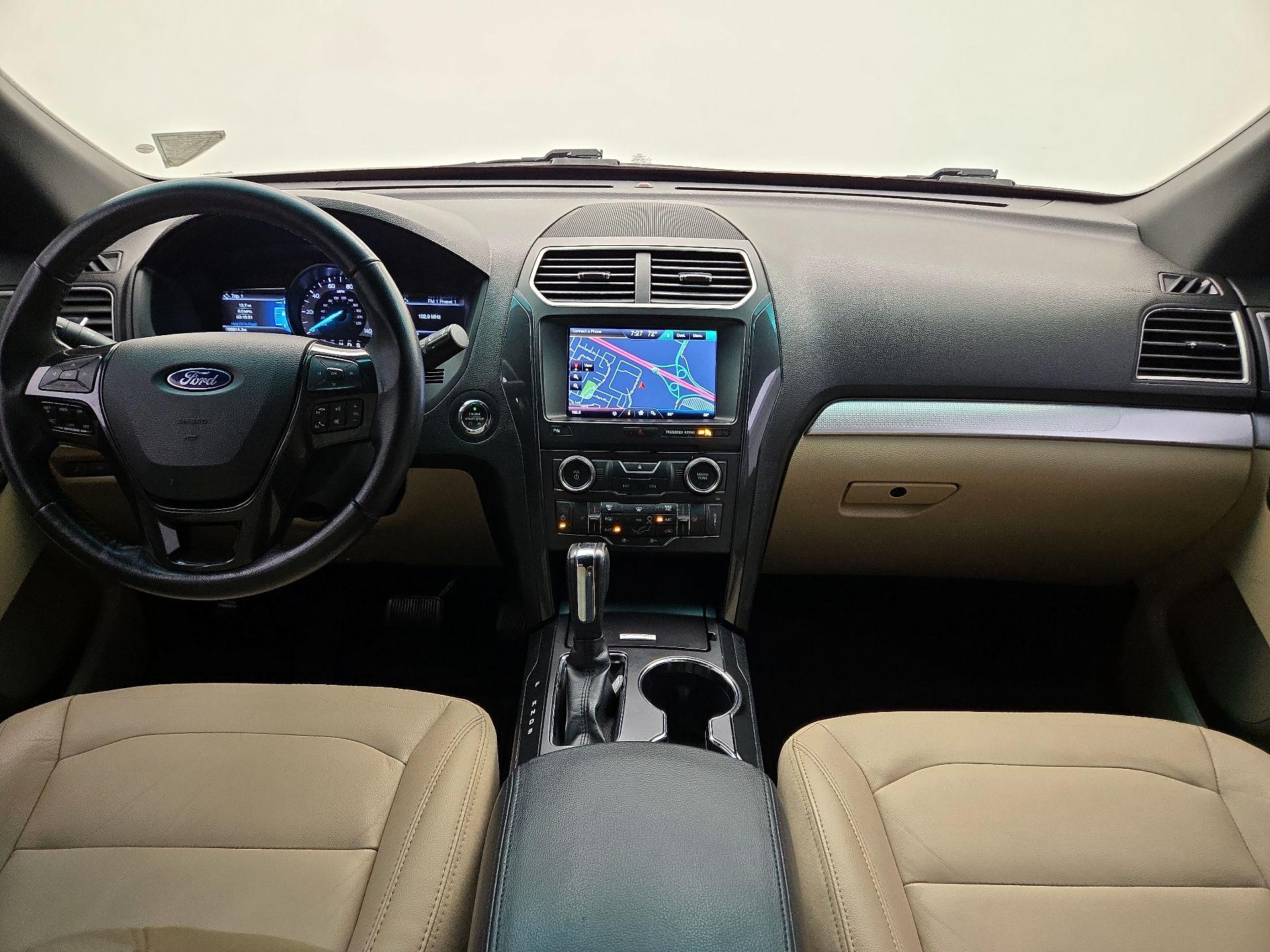 Thumbnail: 2016 Ford Explorer - 9