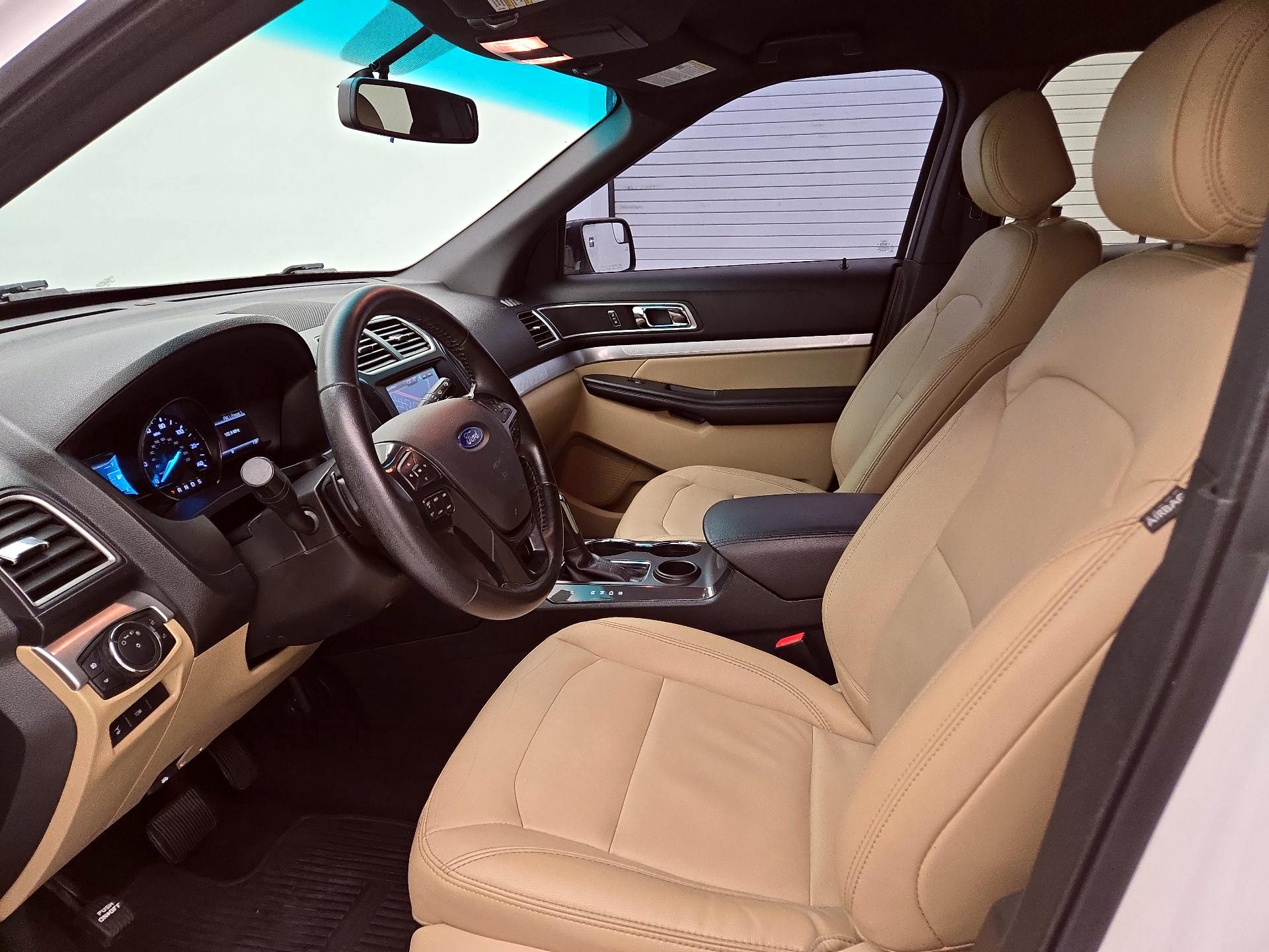 Thumbnail: 2016 Ford Explorer - 11