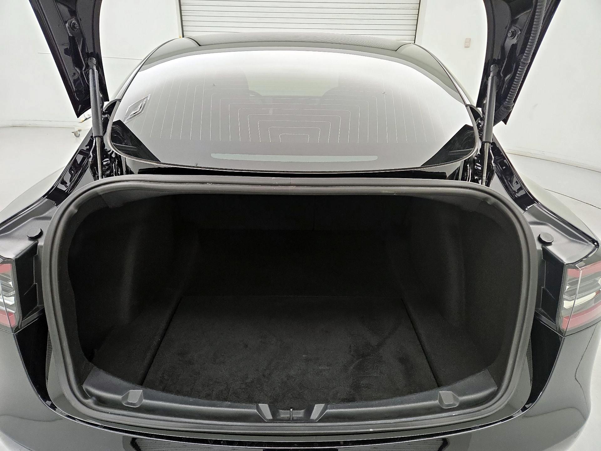 Thumbnail: 2019 Tesla Model 3 - 16