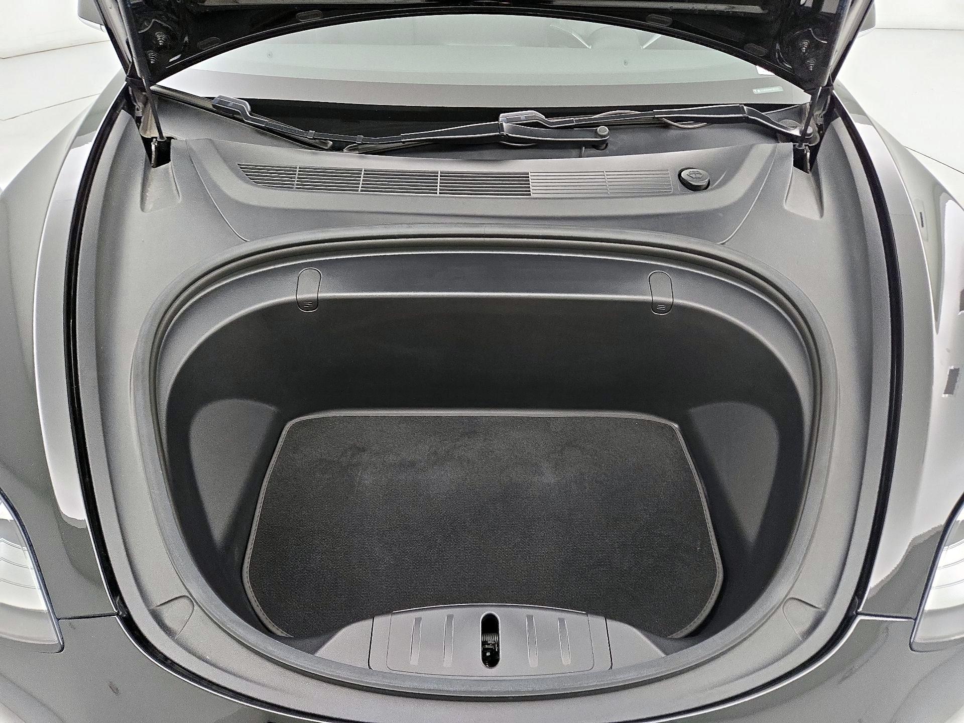 Thumbnail: 2019 Tesla Model 3 - 17