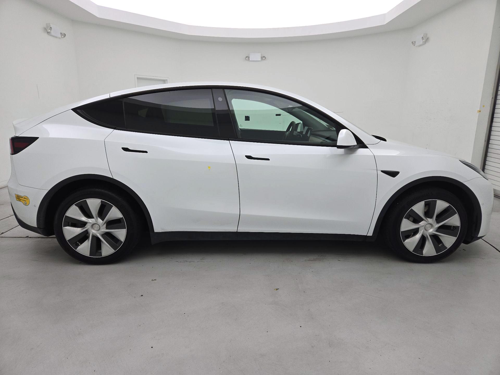 Thumbnail: 2021 Tesla Model Y - 4