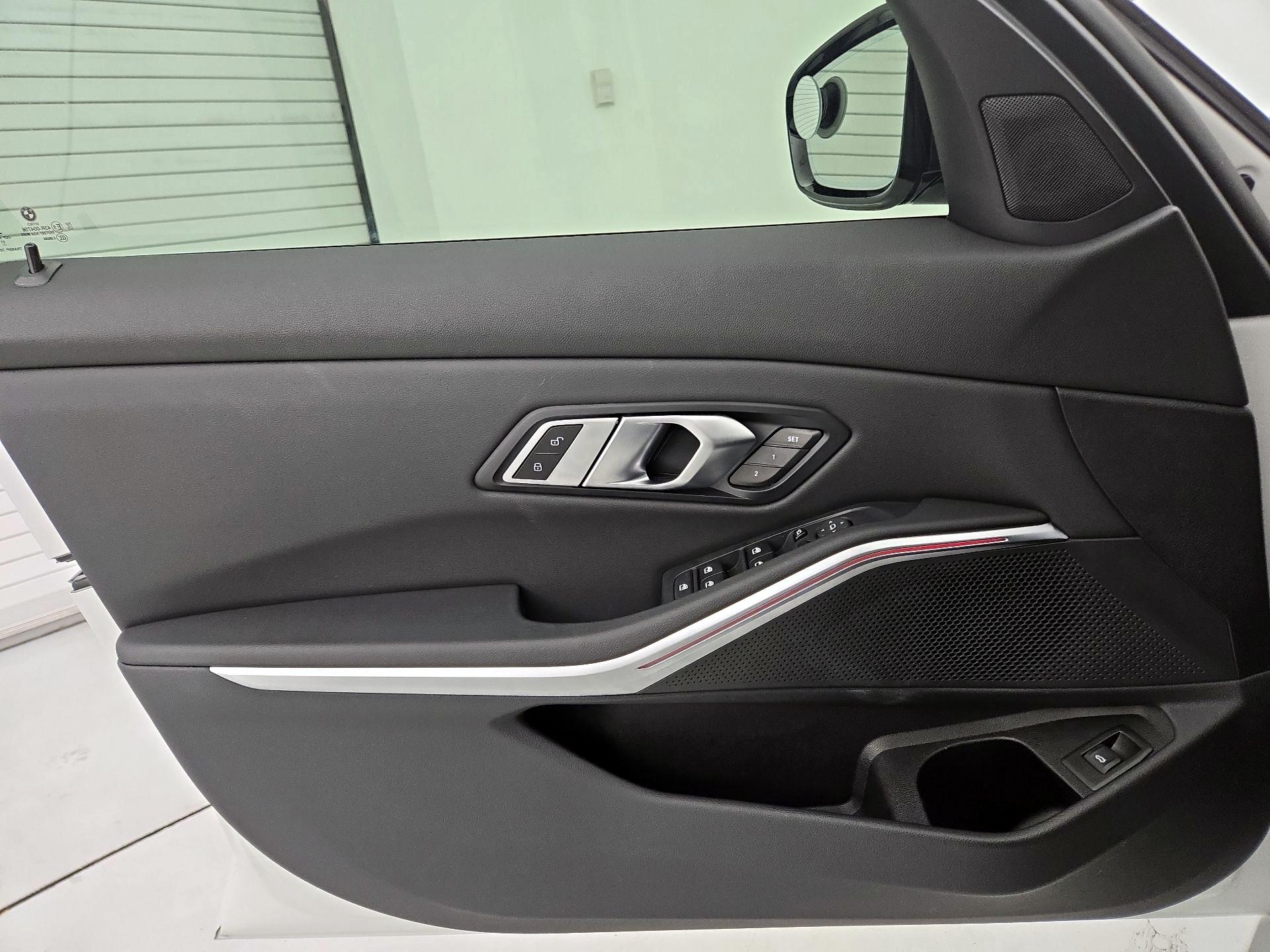 Thumbnail: 2022 BMW 3 Series - 12