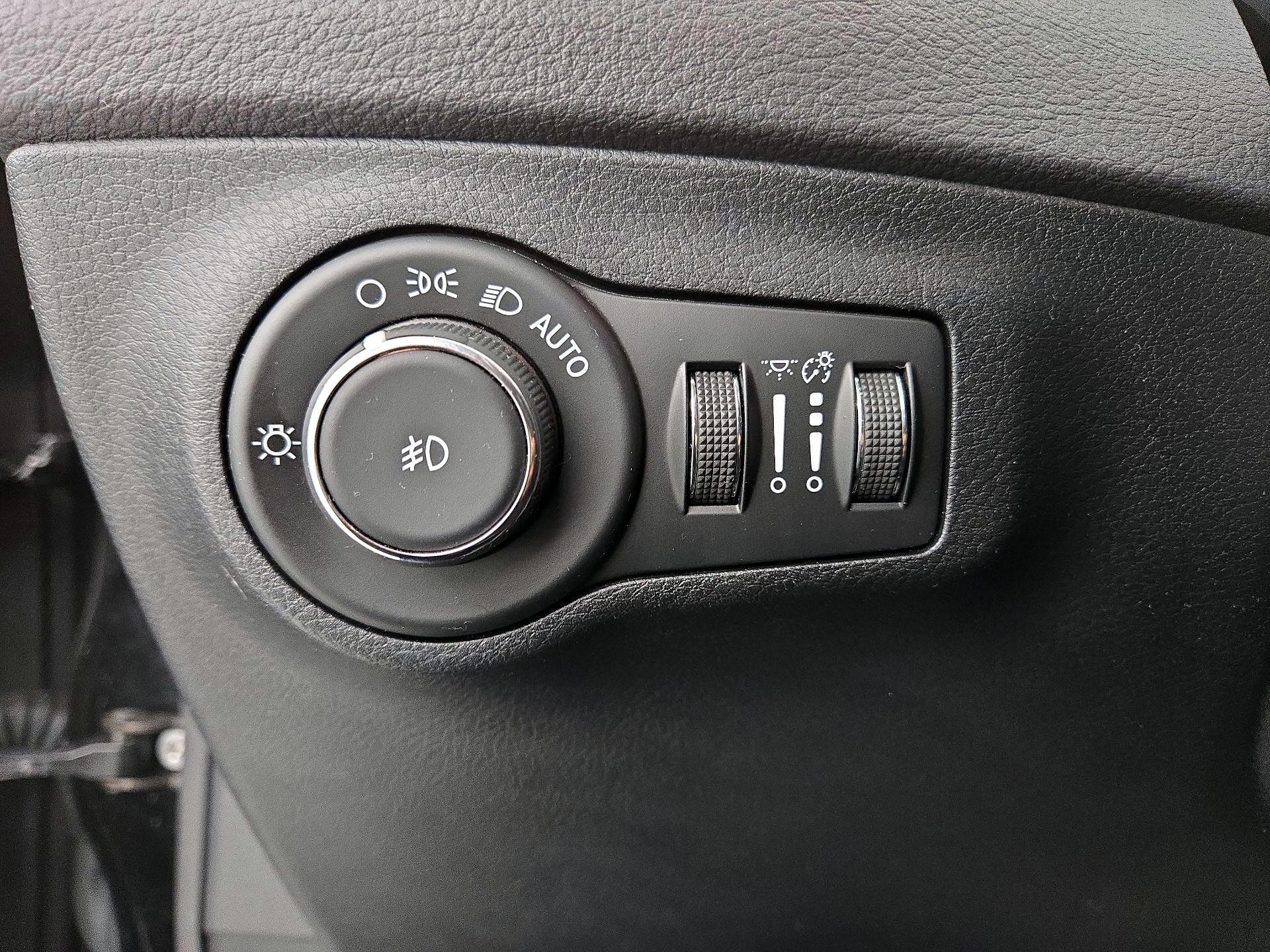 Thumbnail: 2018 Jeep Compass - 11