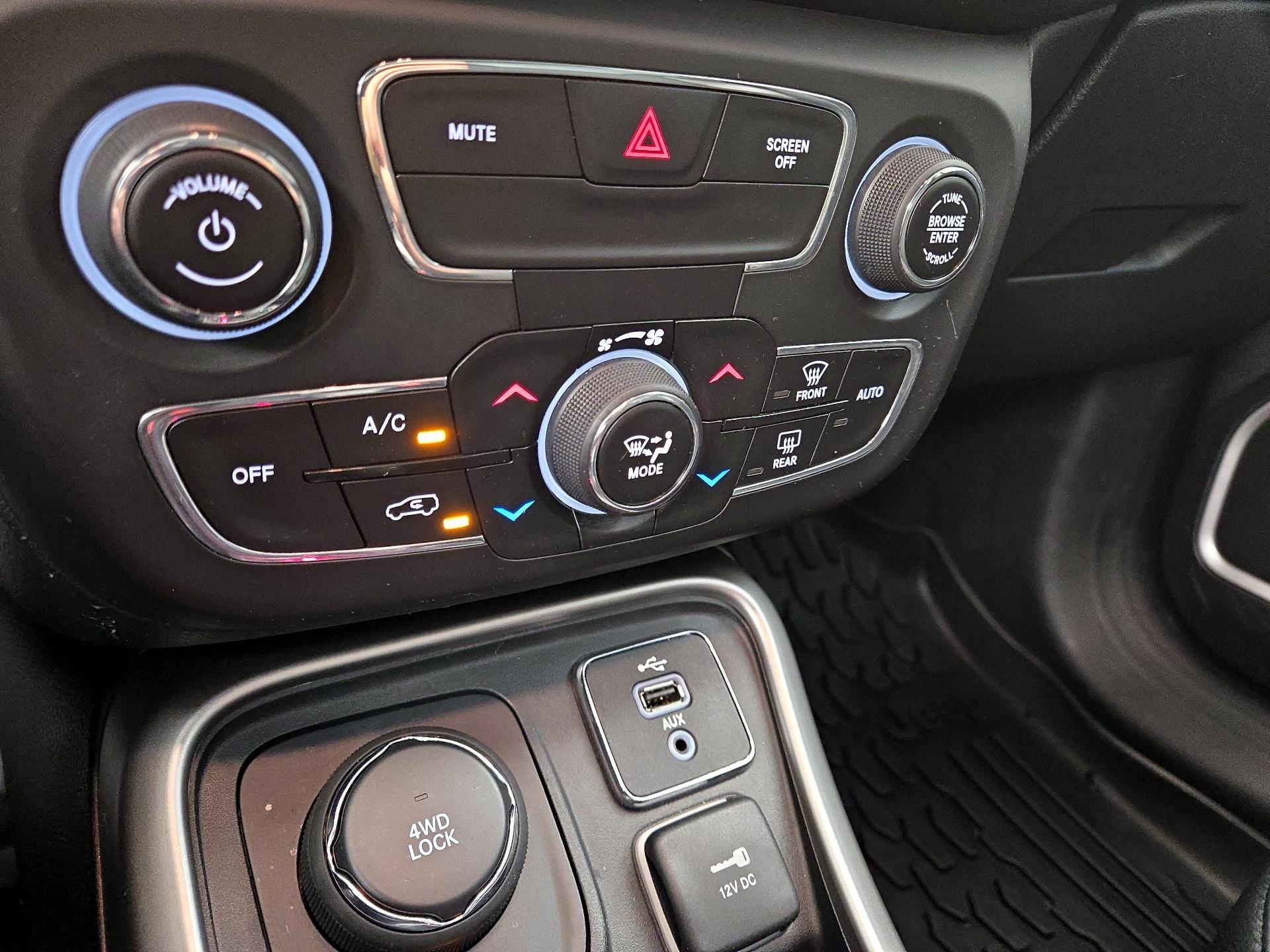 Thumbnail: 2018 Jeep Compass - 14