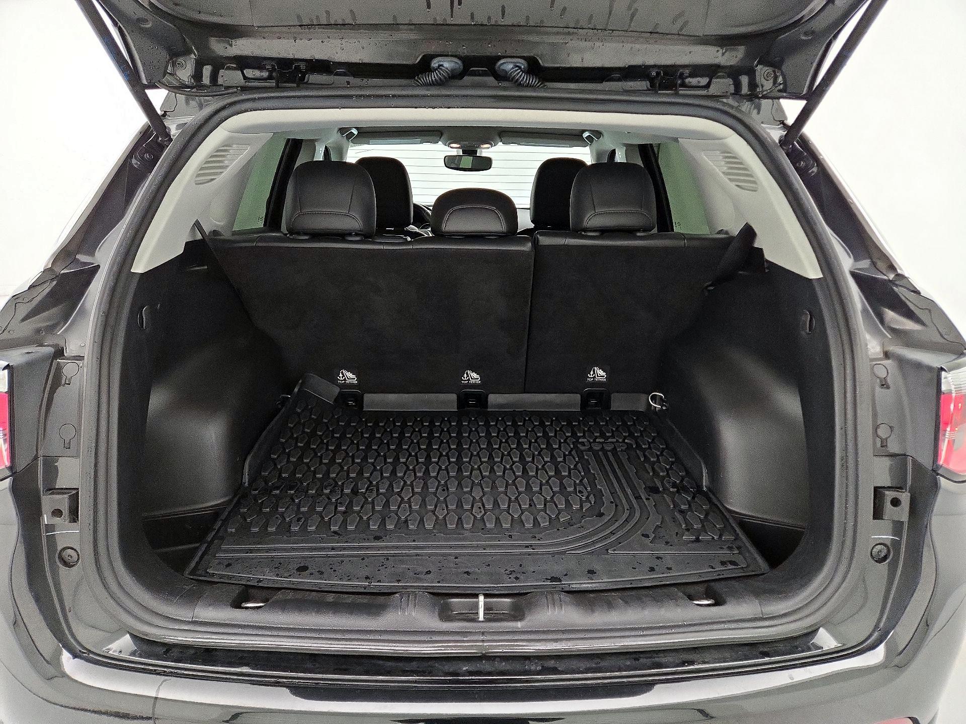 Thumbnail: 2018 Jeep Compass - 17