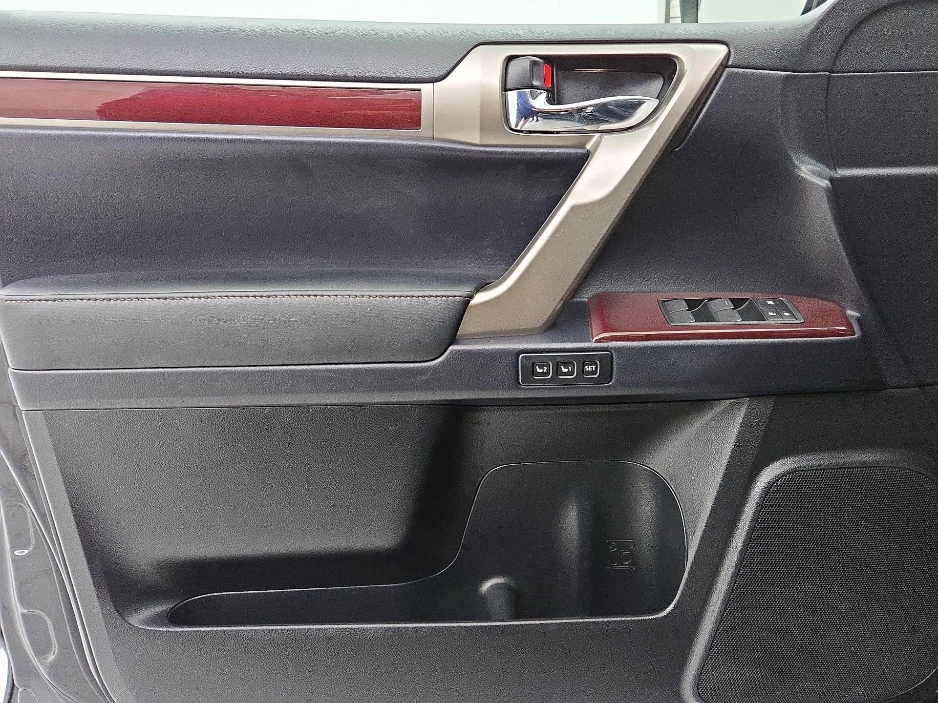 Thumbnail: 2019 Lexus GX - 10