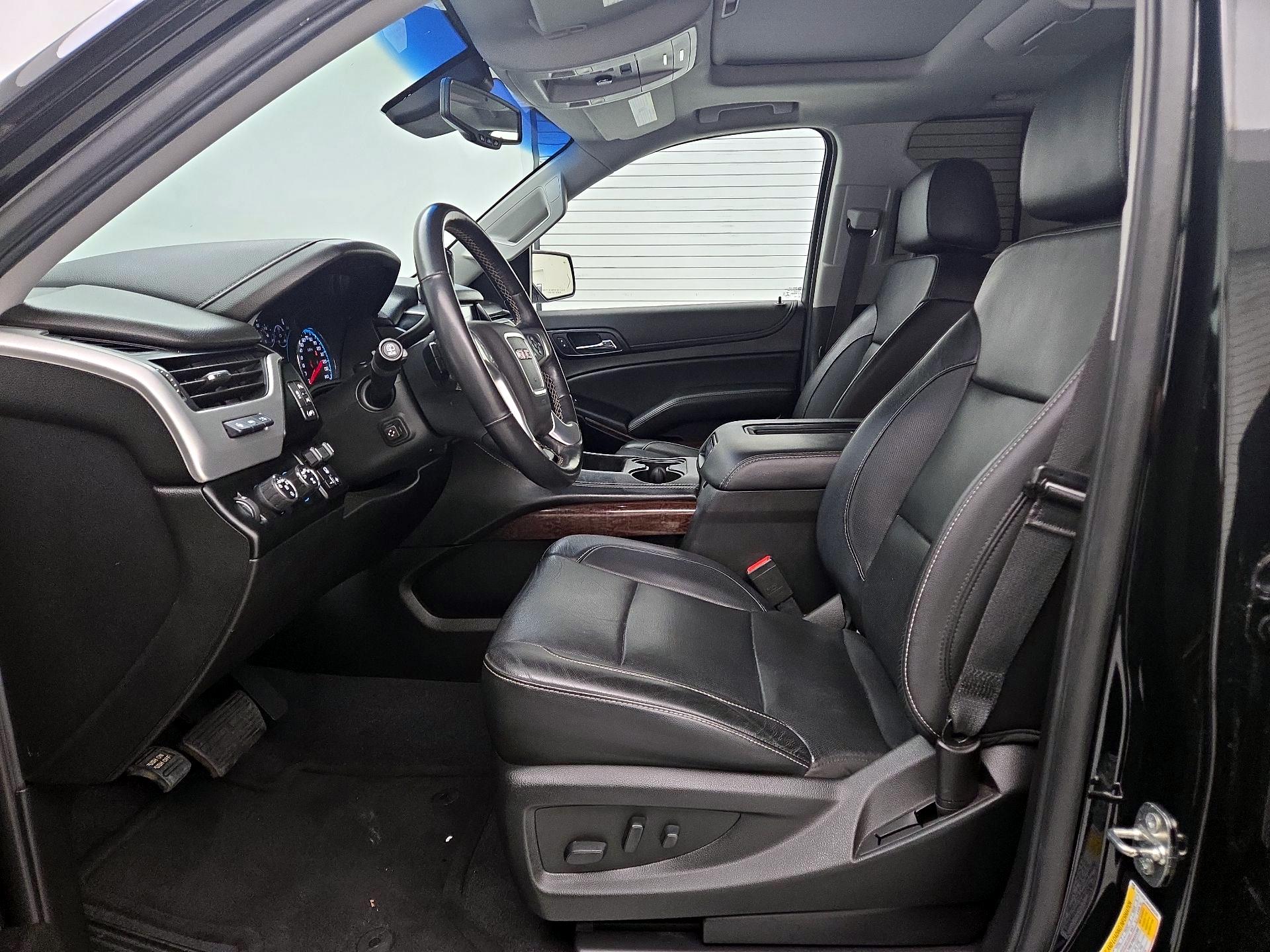 Thumbnail: 2019 GMC Yukon XL - 11