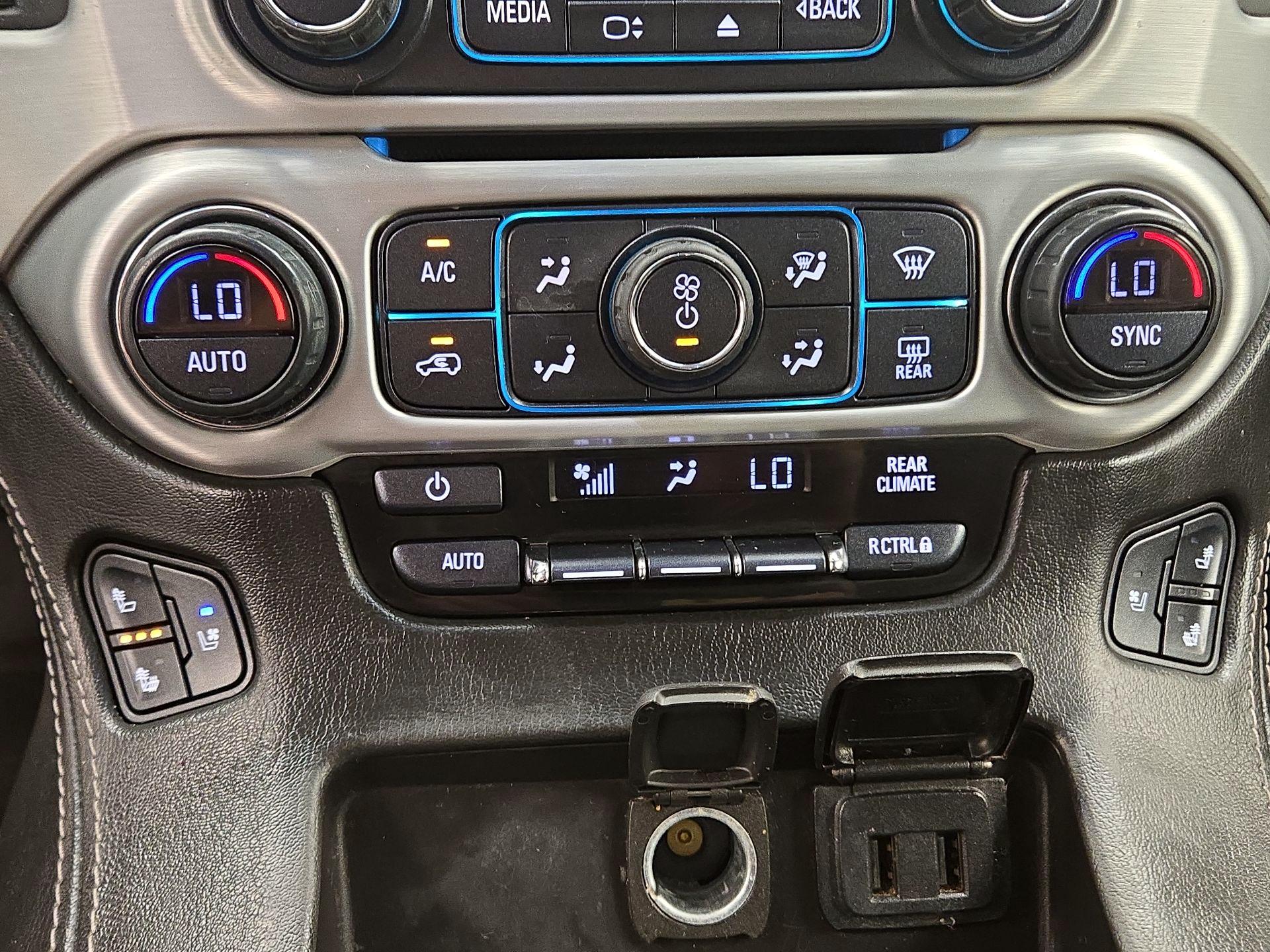 Thumbnail: 2019 GMC Yukon XL - 17