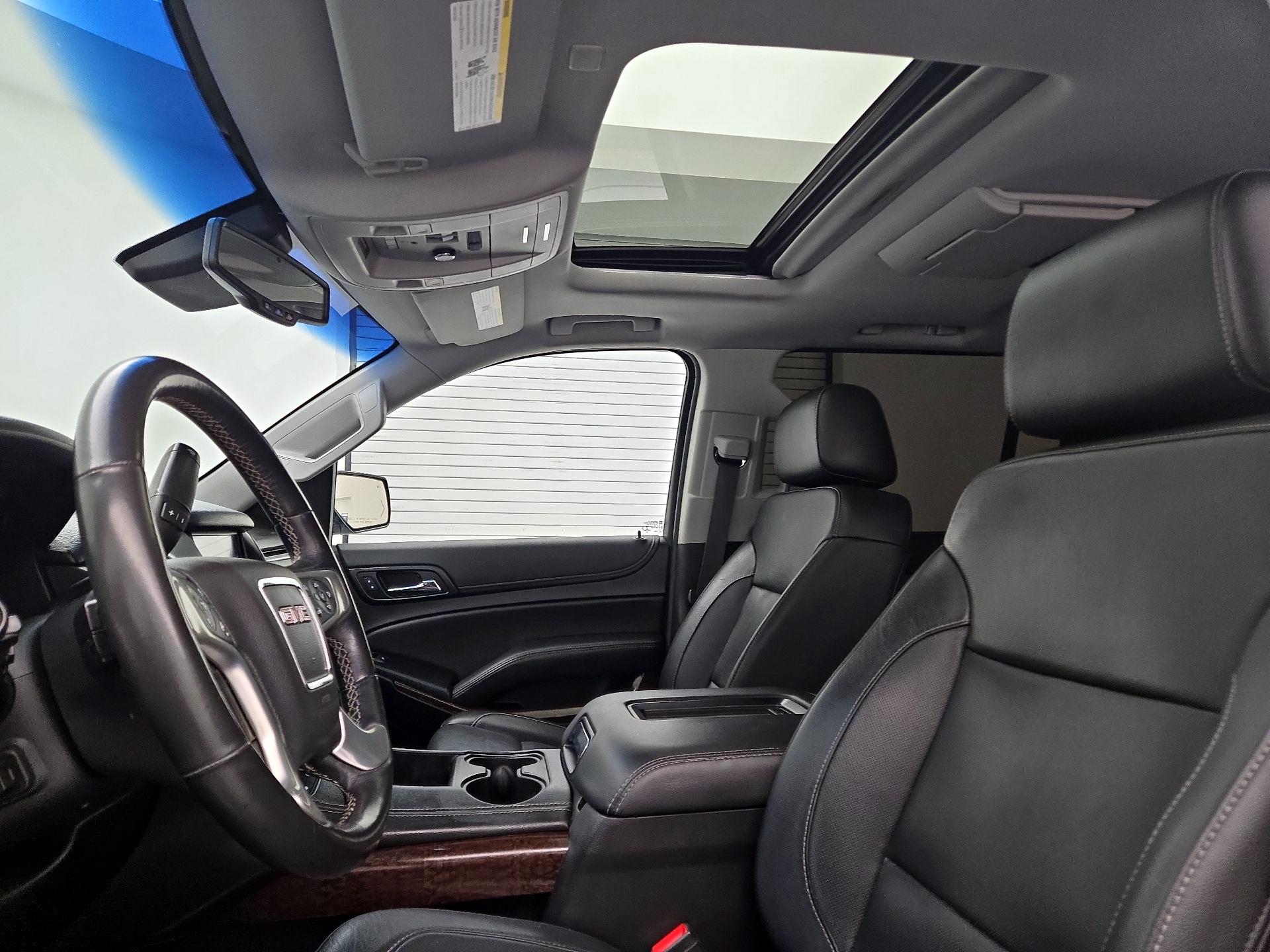 Thumbnail: 2019 GMC Yukon XL - 20