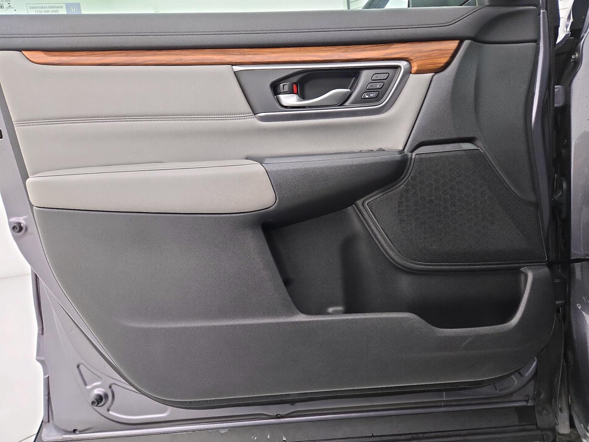 Thumbnail: 2017 Honda CR-V - 10