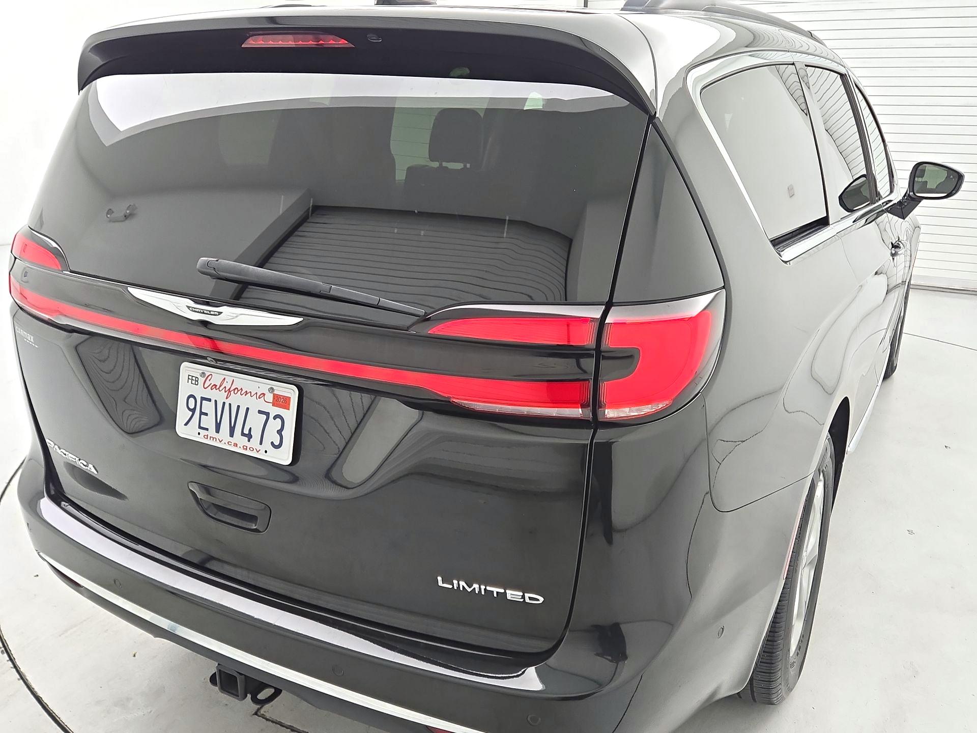 Thumbnail: 2022 Chrysler Pacifica - 5