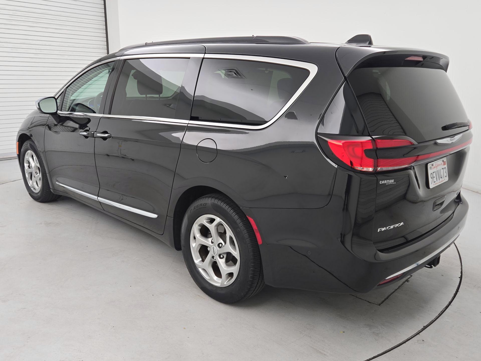 Thumbnail: 2022 Chrysler Pacifica - 7