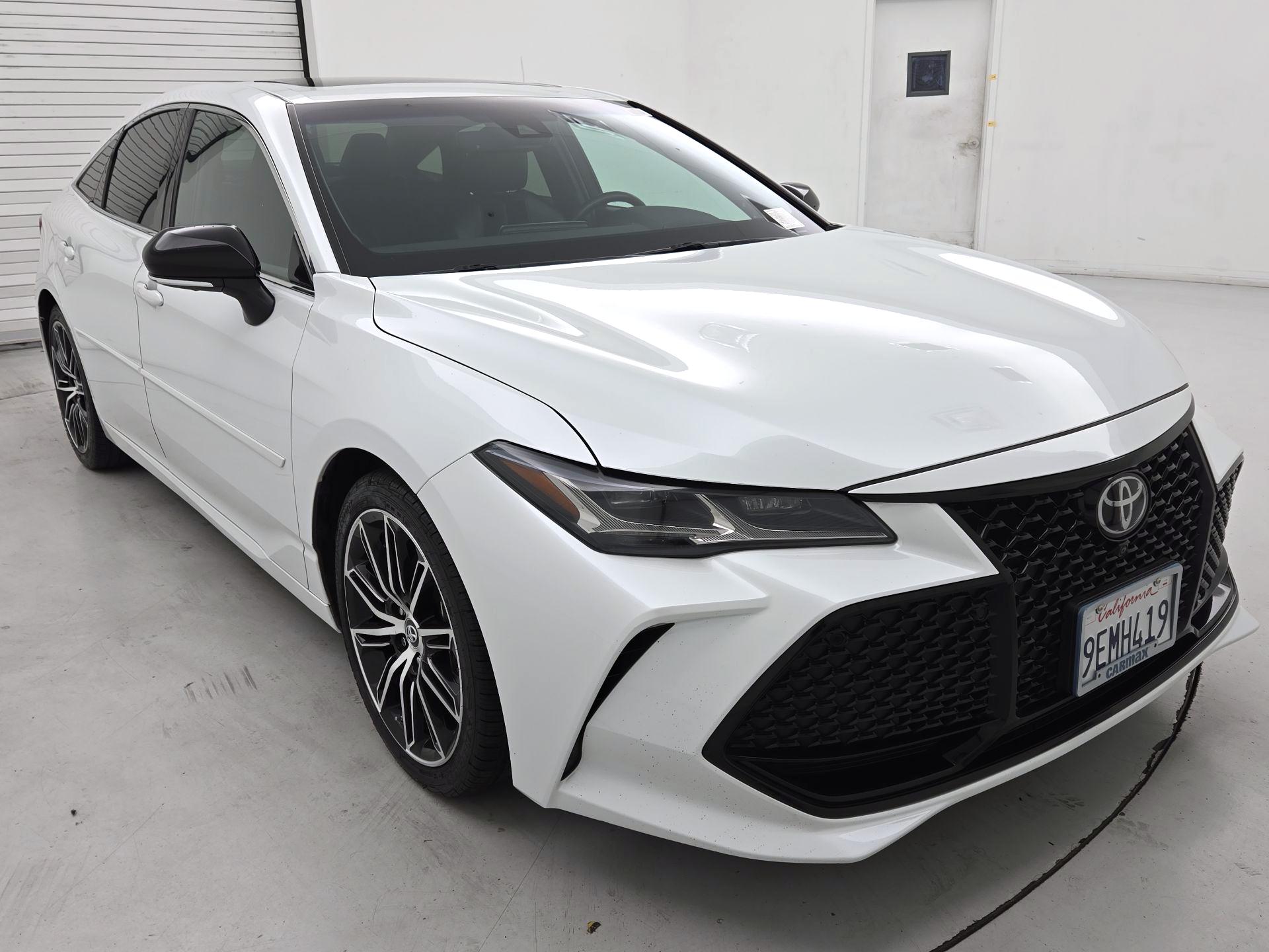 Thumbnail: 2019 Toyota Avalon - 1