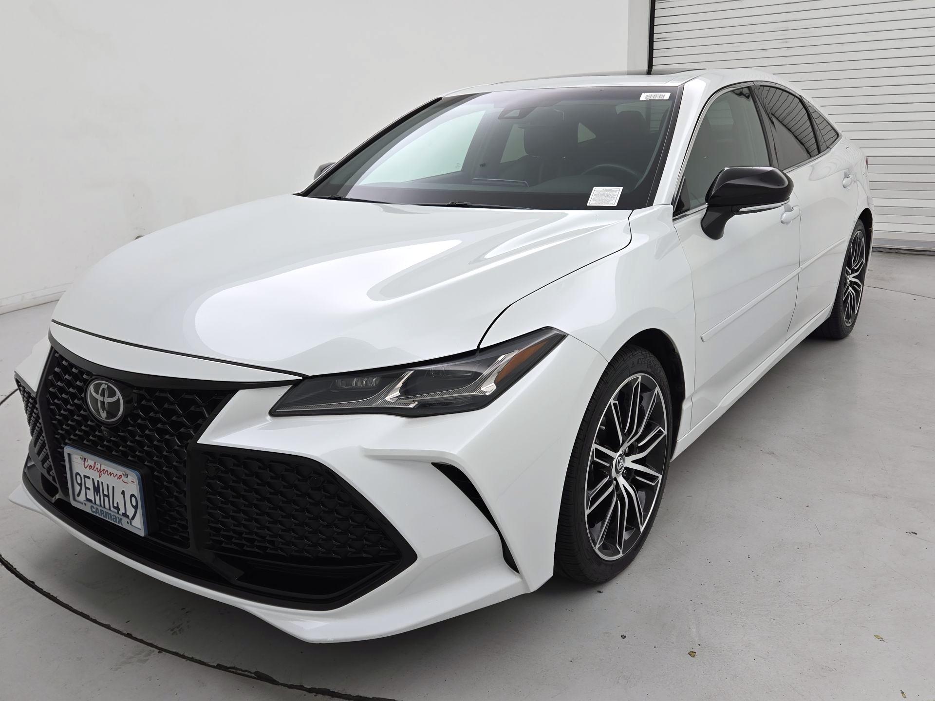 Thumbnail: 2019 Toyota Avalon - 3