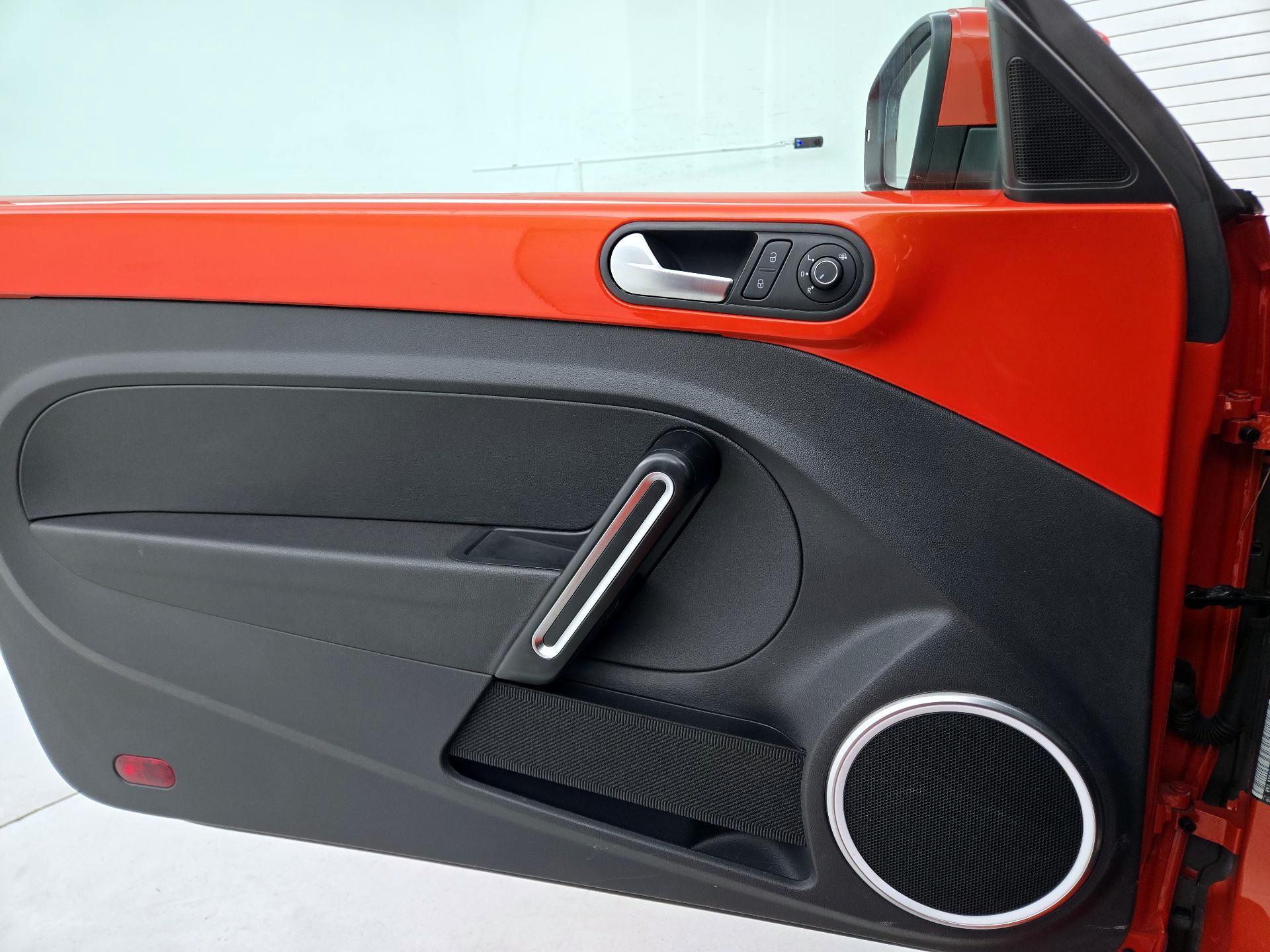 Thumbnail: 2019 Volkswagen Beetle - 10