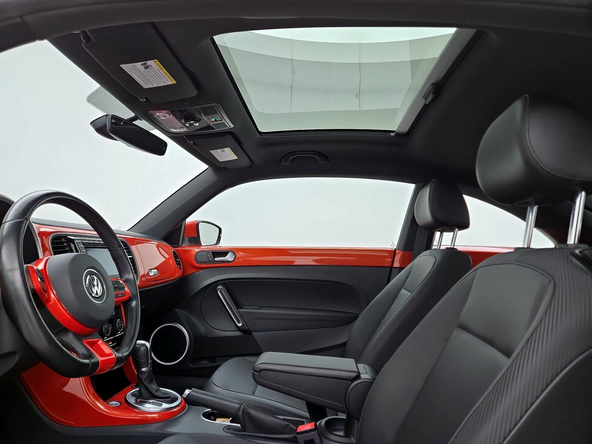Thumbnail: 2019 Volkswagen Beetle - 17