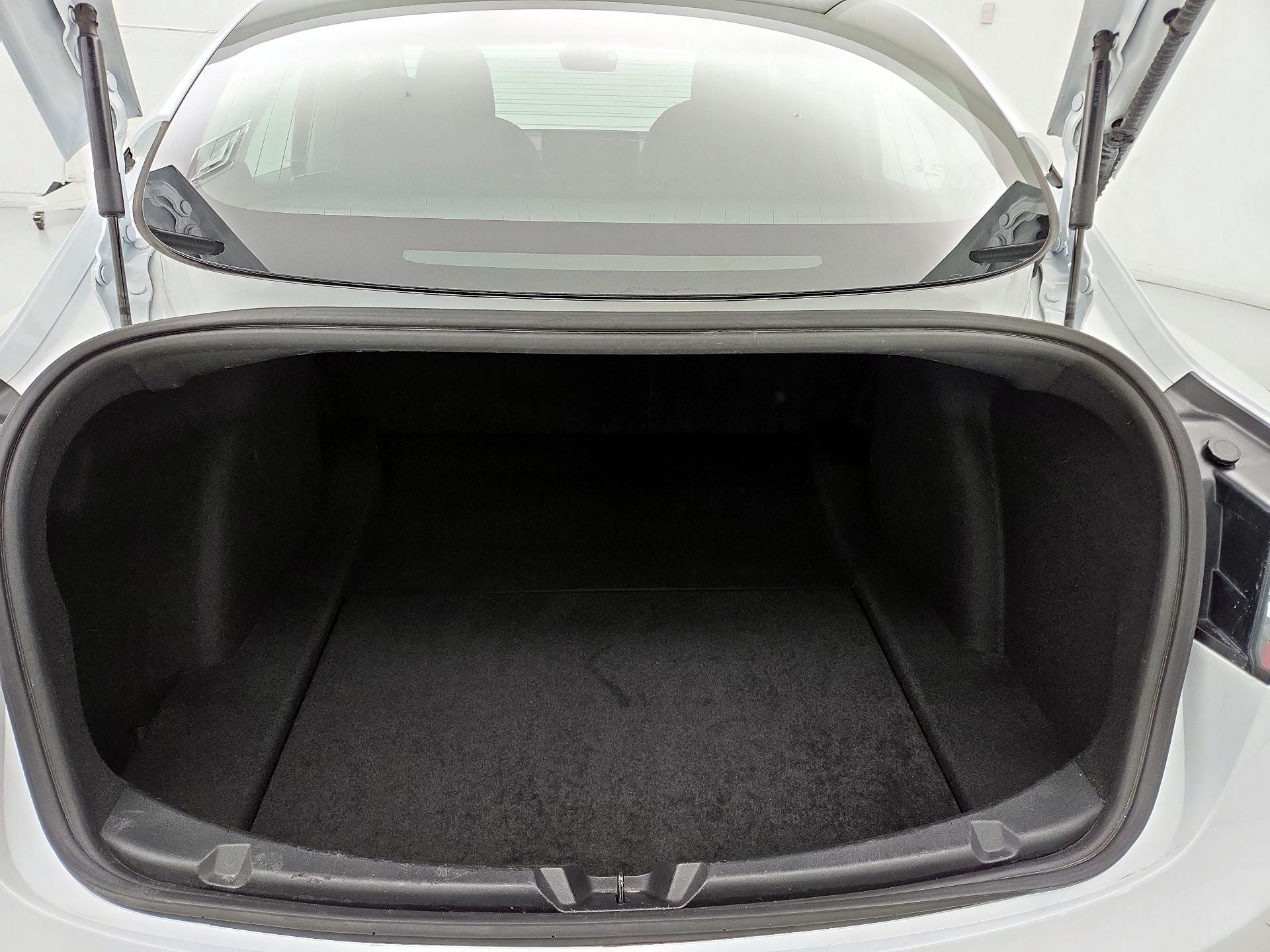 Thumbnail: 2020 Tesla Model 3 - 19