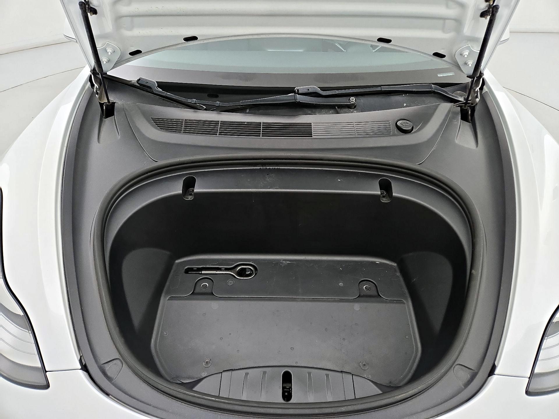 Thumbnail: 2020 Tesla Model 3 - 20