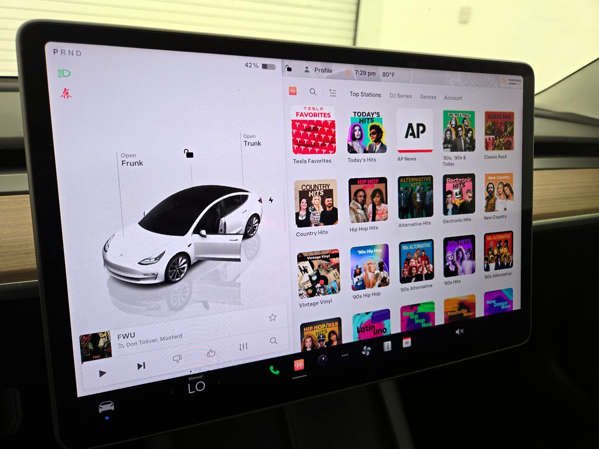 Thumbnail: 2022 Tesla Model 3 - 13