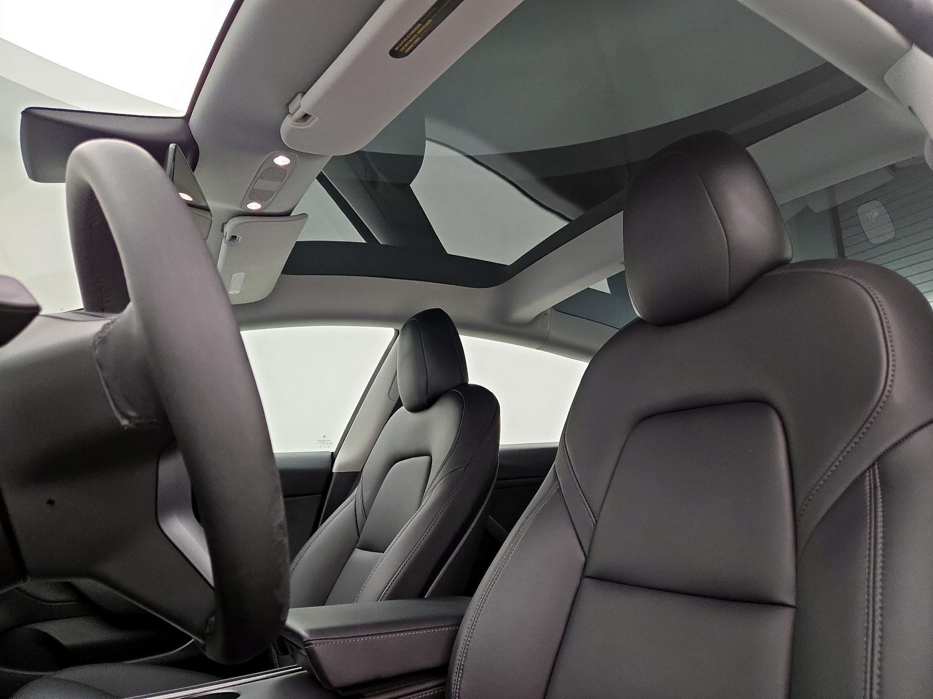 Thumbnail: 2022 Tesla Model 3 - 16