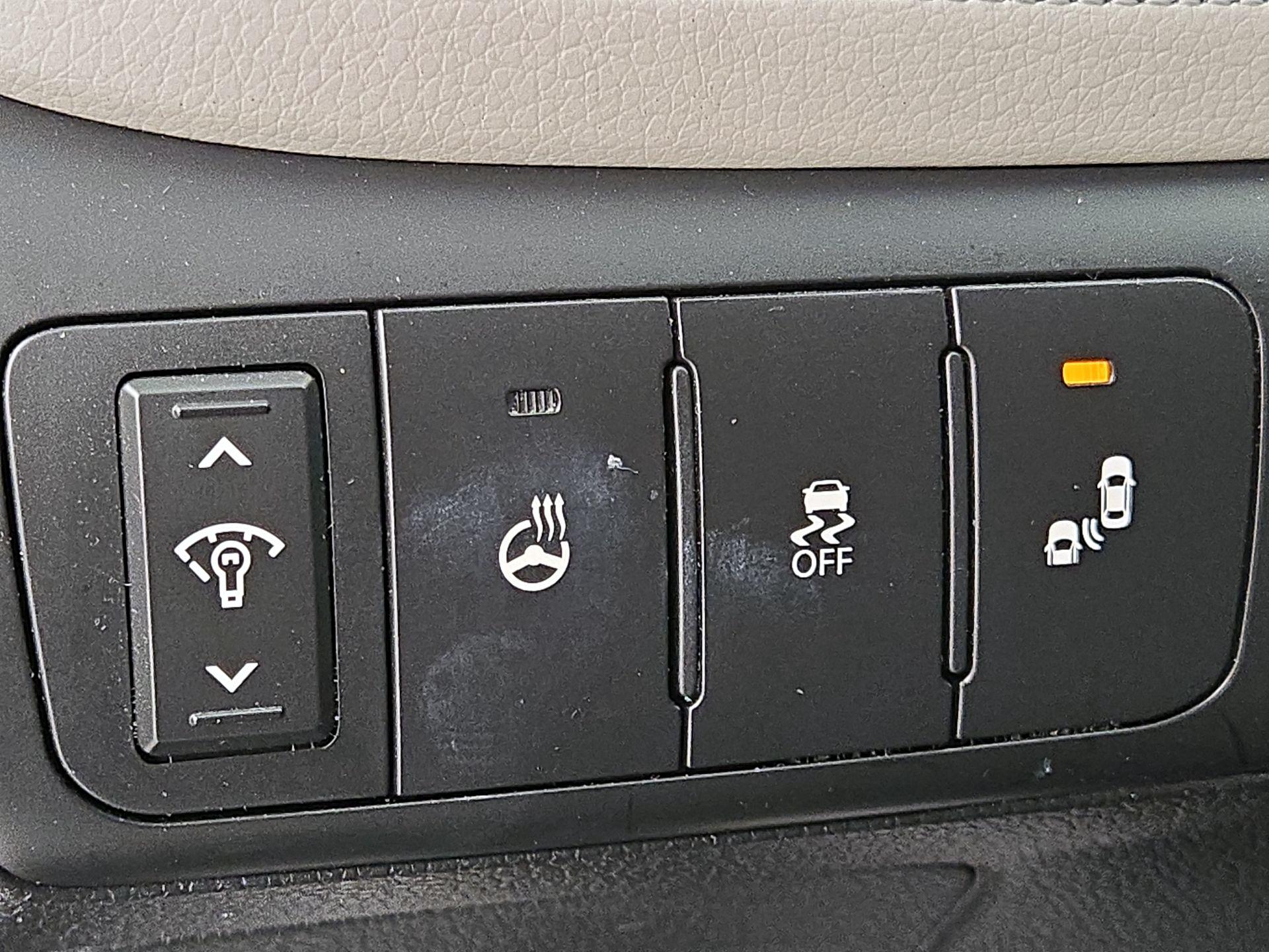 Thumbnail: 2015 Kia Optima - 13