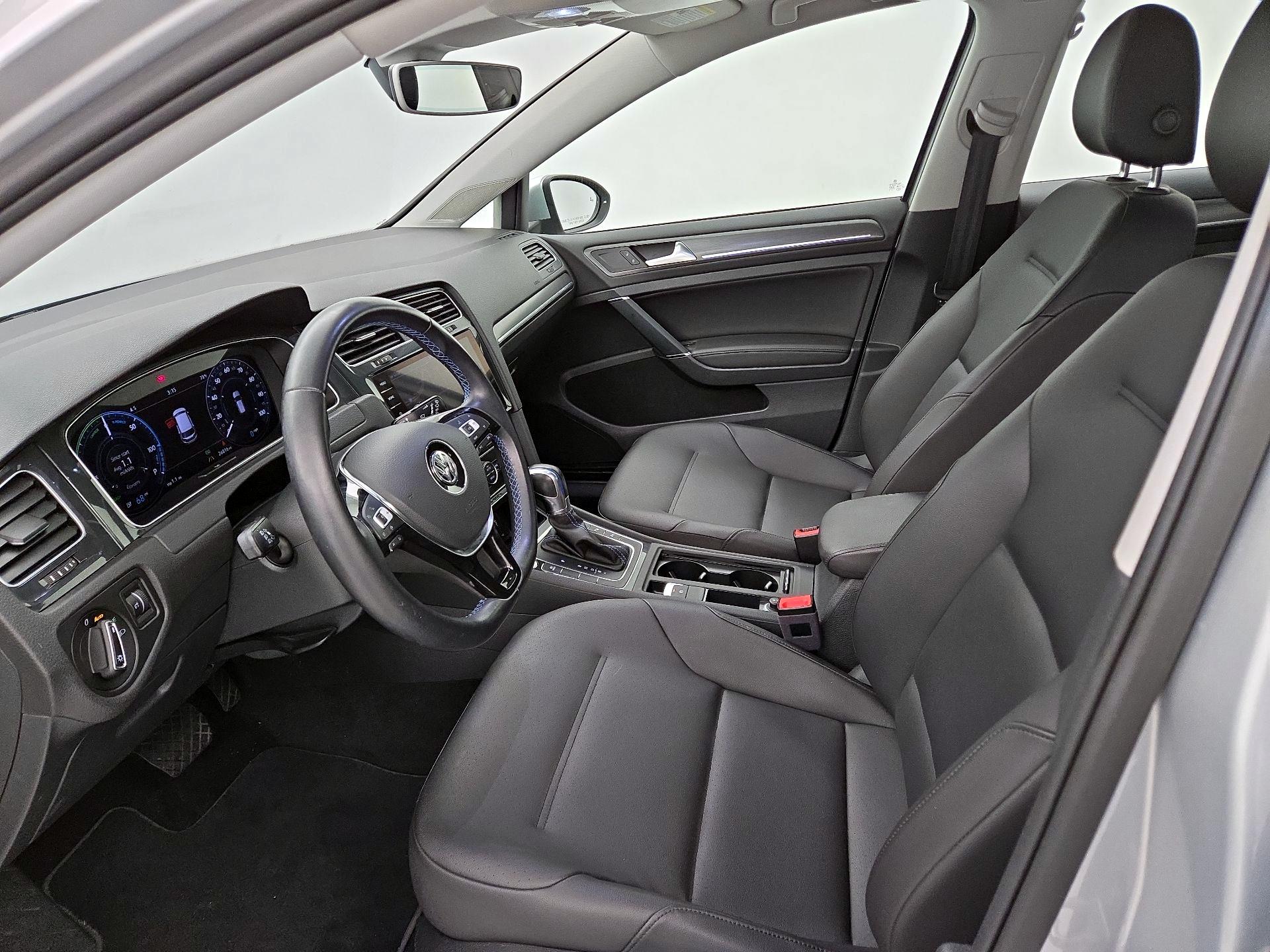 Thumbnail: 2019 Volkswagen e-Golf - 9
