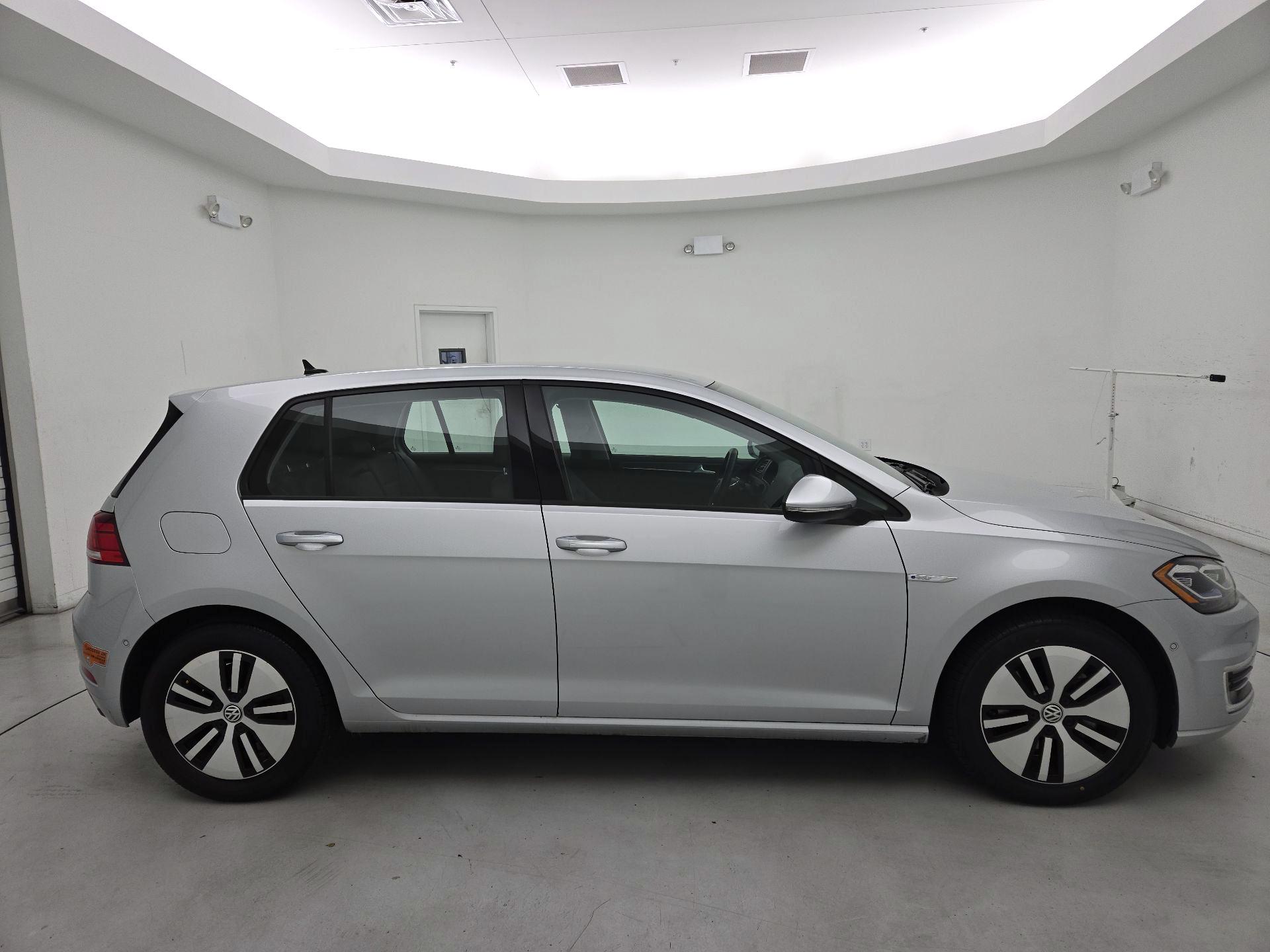 Thumbnail: 2019 Volkswagen e-Golf - 4