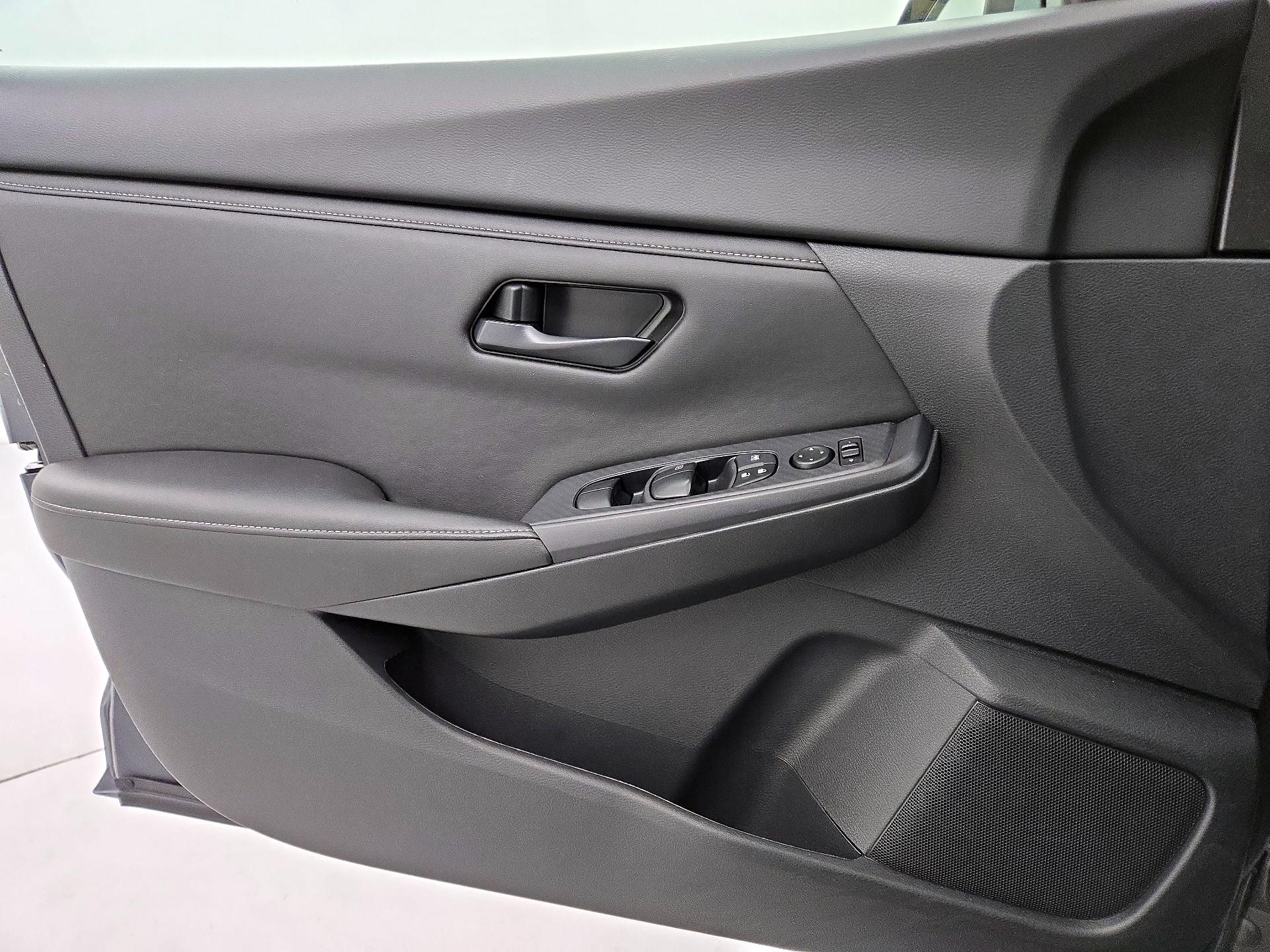 Thumbnail: 2024 Nissan Sentra - 10