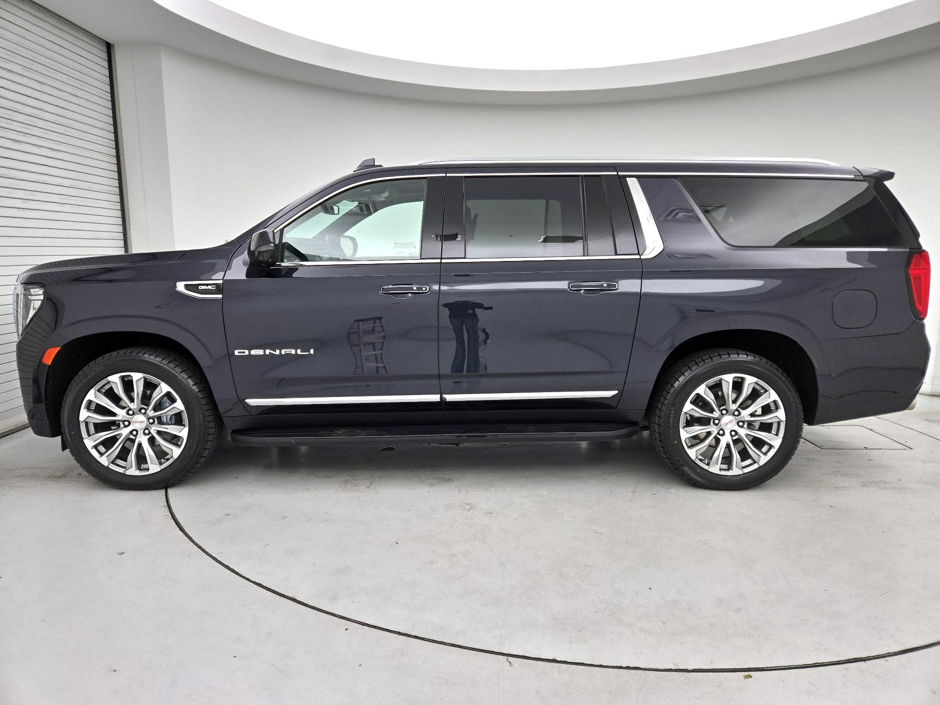 Thumbnail: 2024 GMC Yukon XL - 4