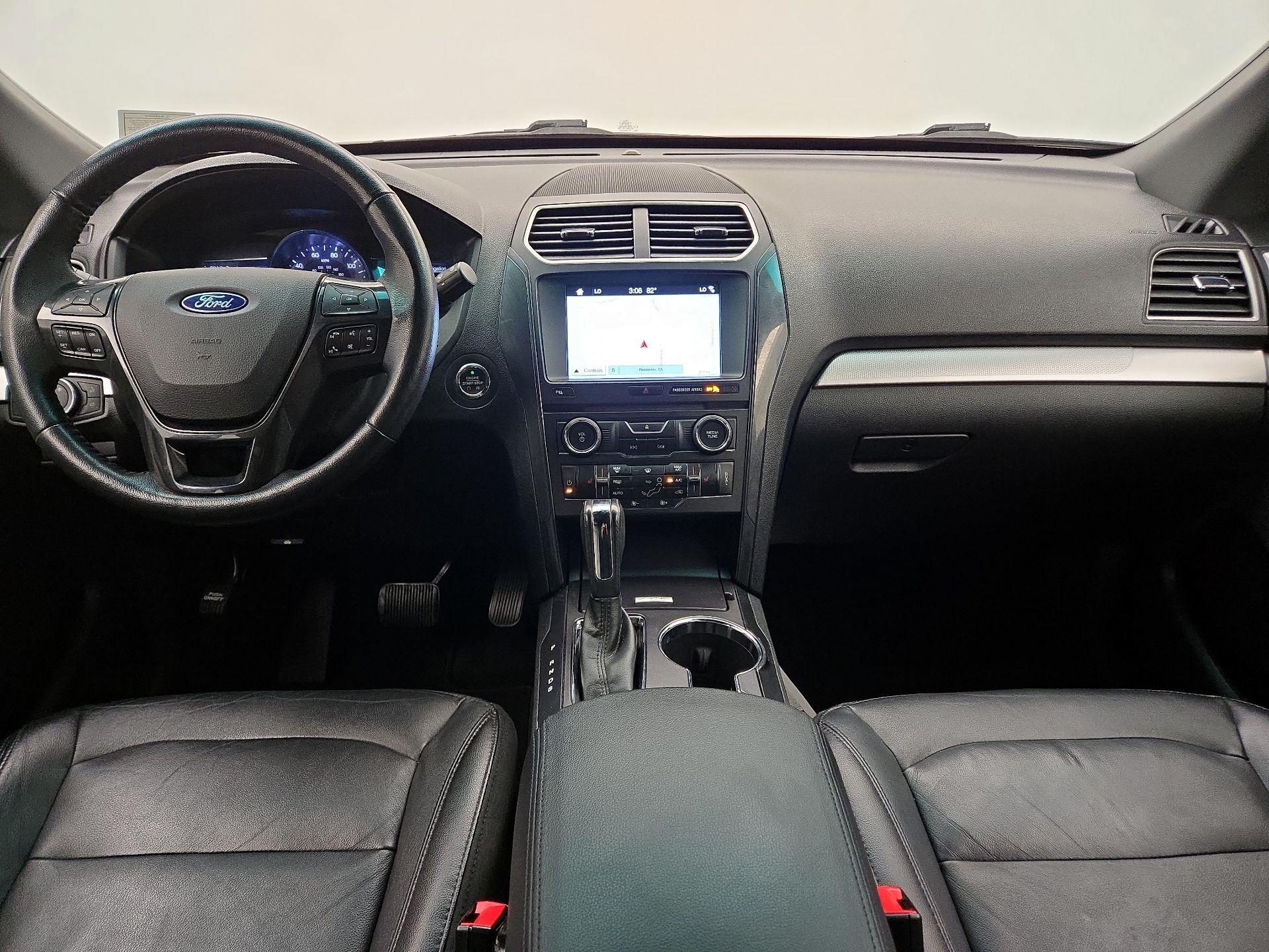 Thumbnail: 2017 Ford Explorer - 9