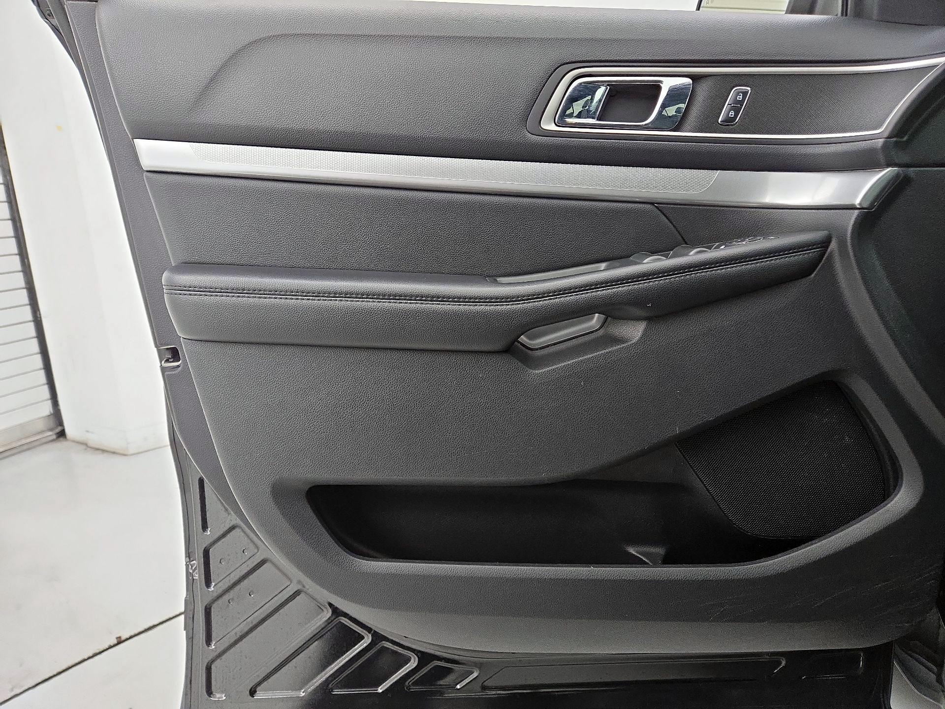 Thumbnail: 2017 Ford Explorer - 12